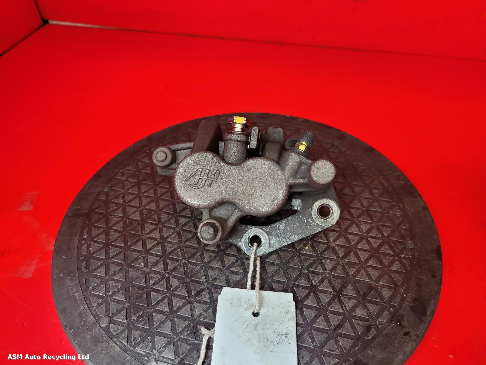 View Auto part Caliper Suzuki Gs 500 2004