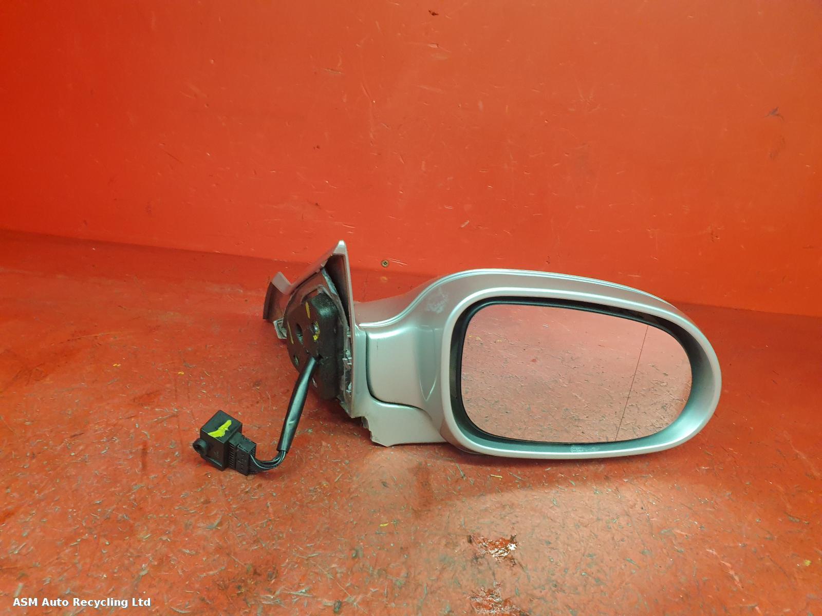 View Auto part R Door Mirror Mercedes Clk 2004