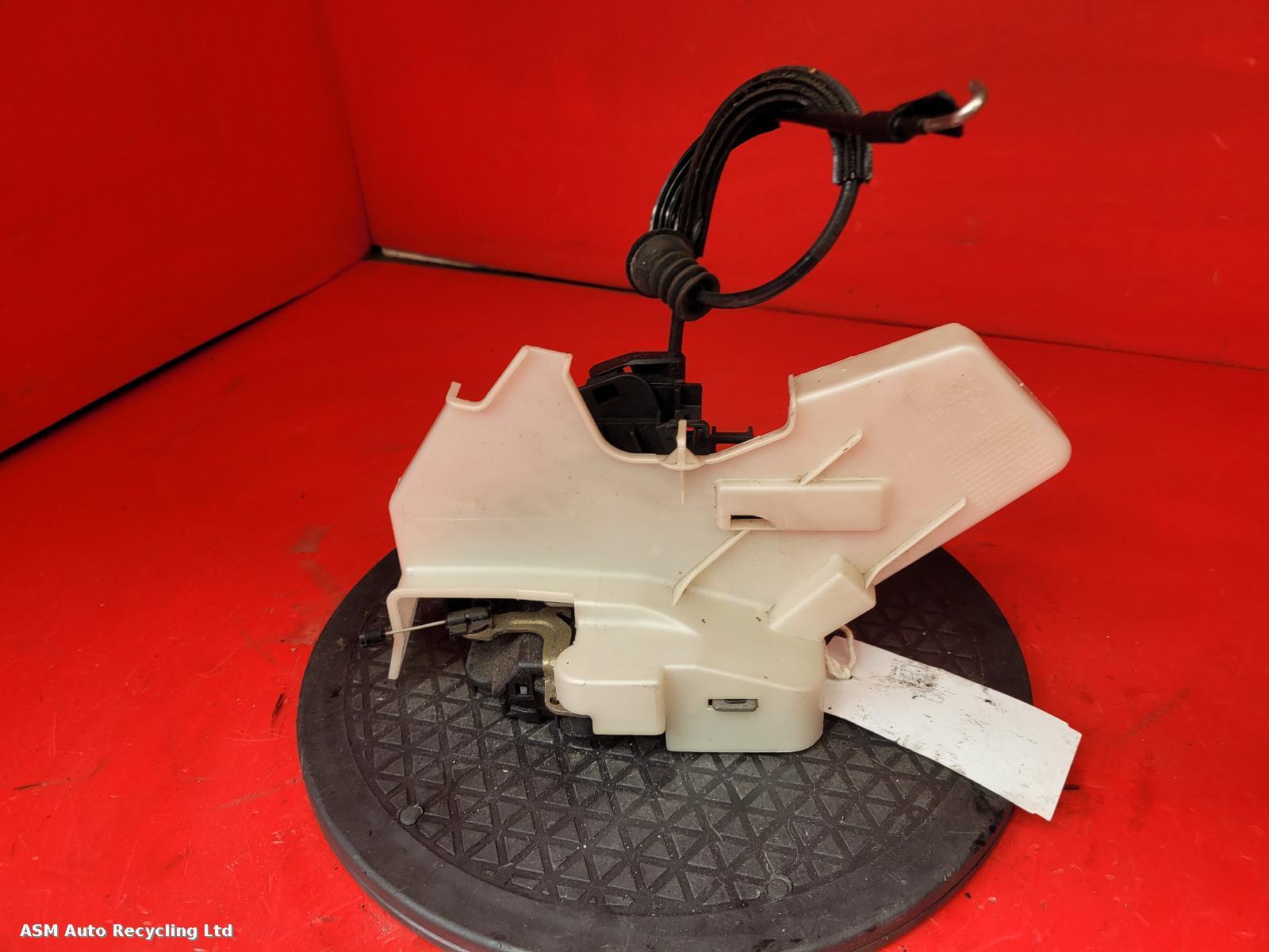 View Auto part Door Lock Assembly Volkswagen Golf 2004