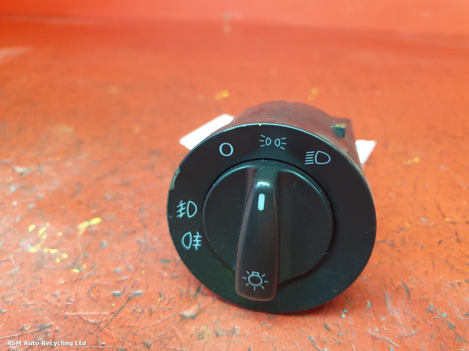 View Auto part Headlight Switch Volkswagen Golf 2004