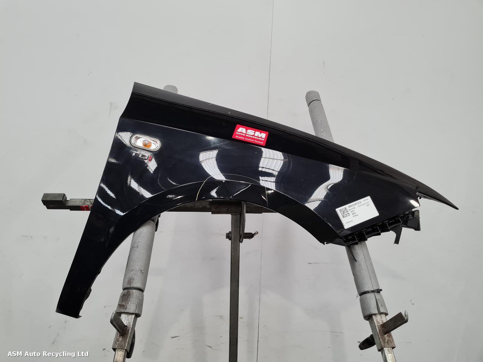 View Auto part R Wing Seat Ibiza 2011