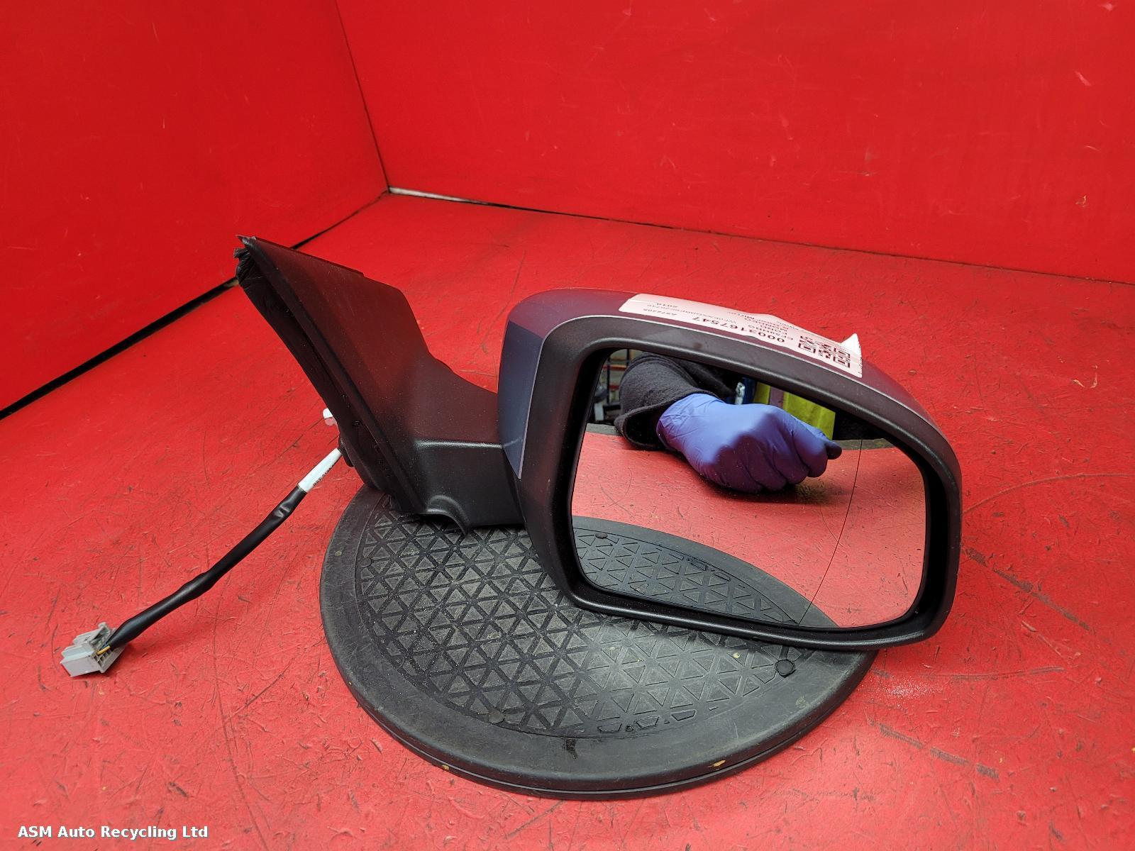 View Auto part R Door Mirror Ford Mondeo 2010
