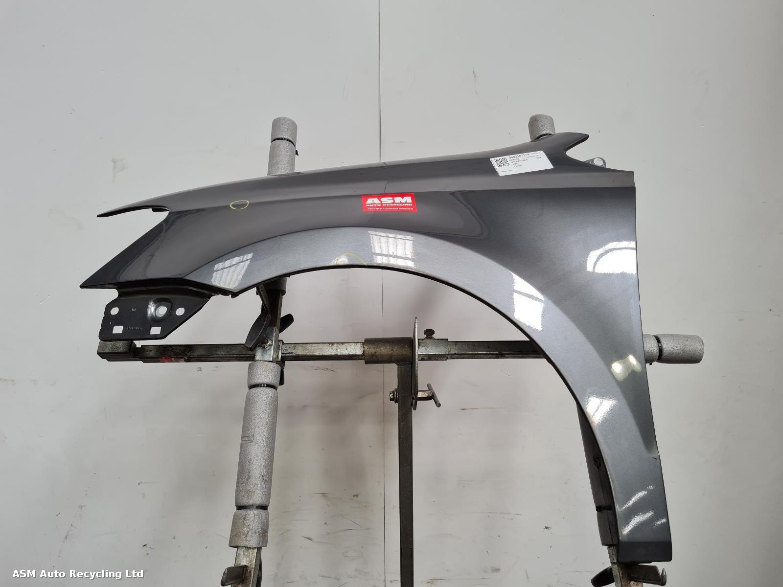 View Auto part L Wing Volkswagen Polo 2014