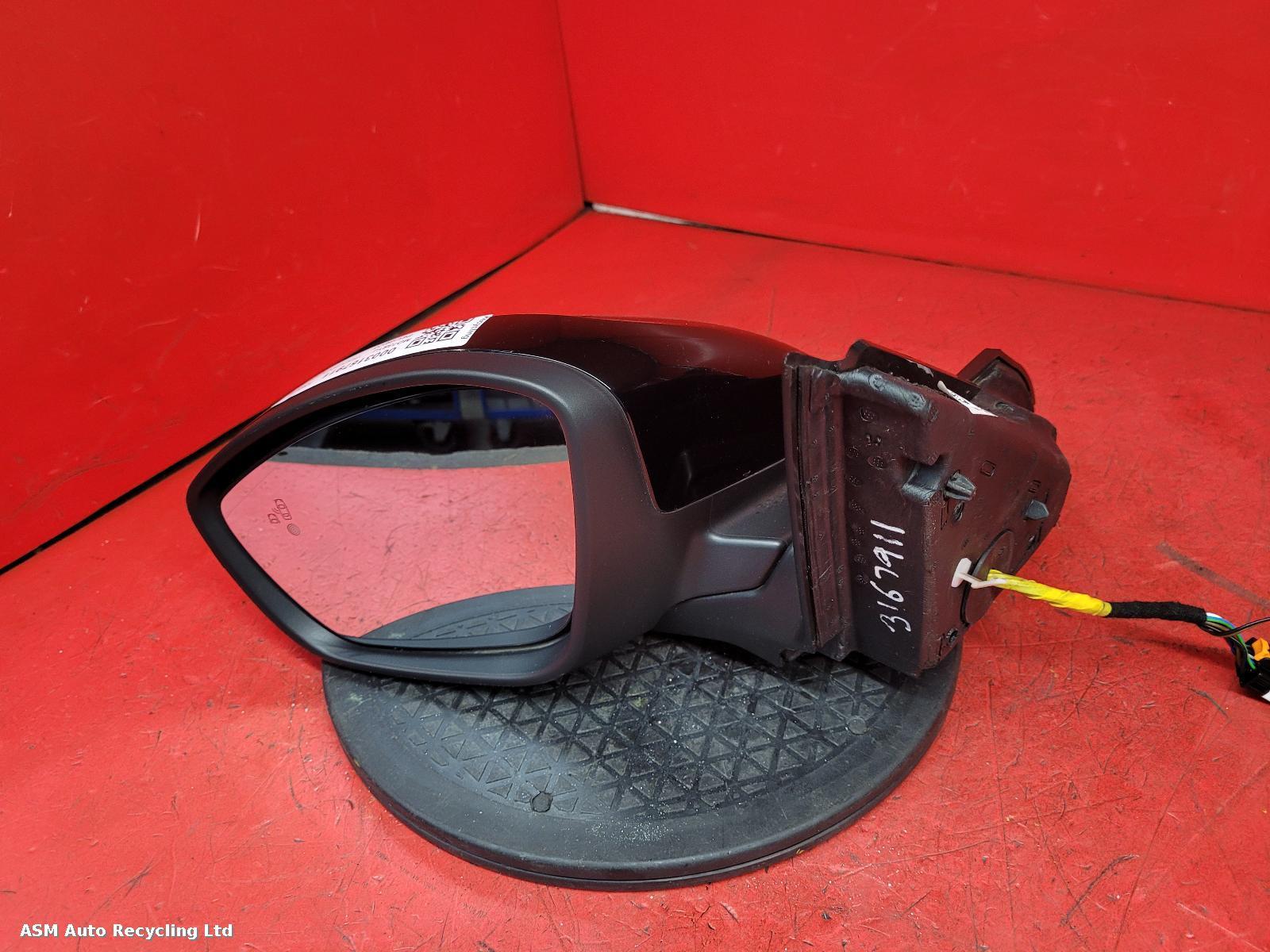 View Auto part L Door Mirror Peugeot 2008 2024