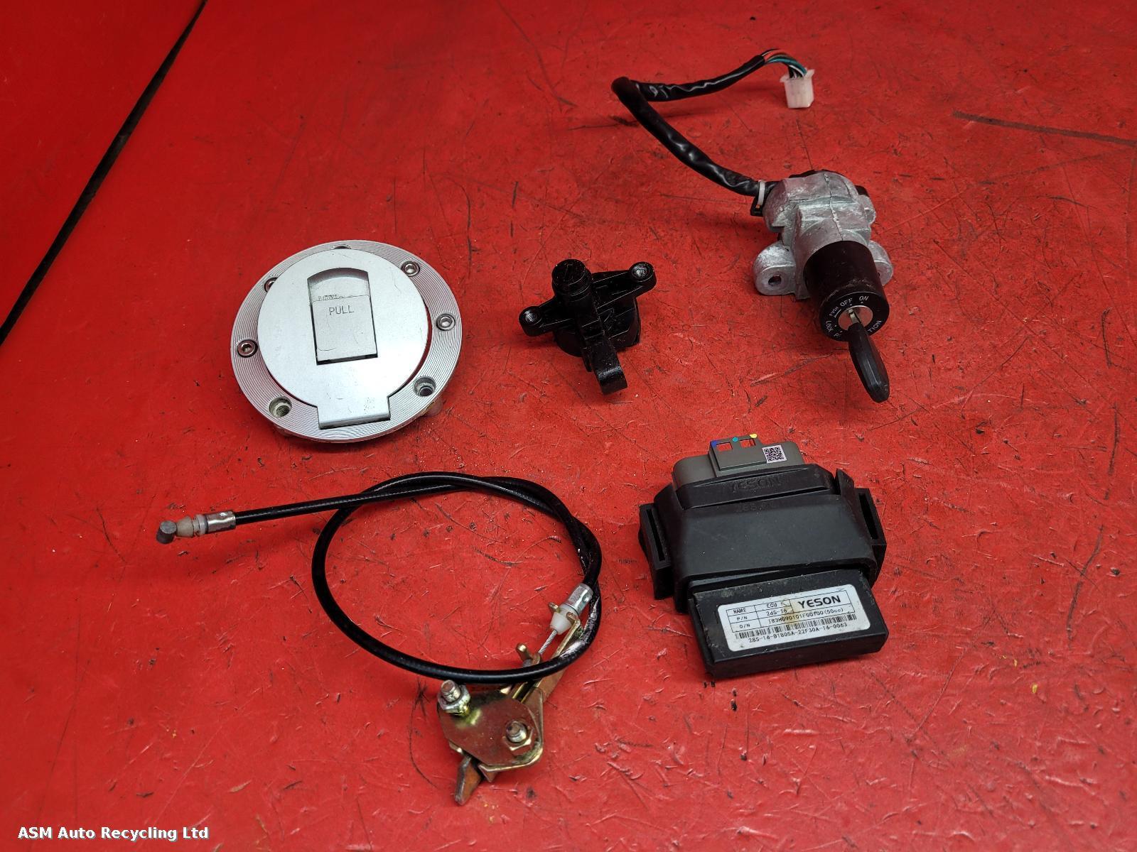 View Auto part Comp.Lock Set + Keys Yamasaki F51-50 2022