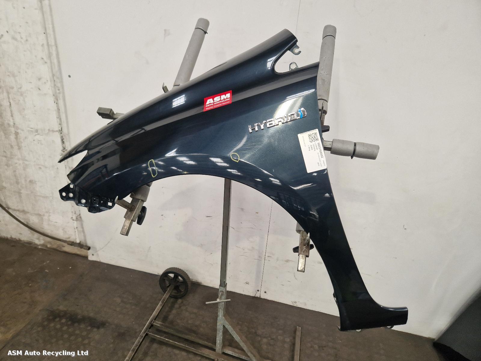 View Auto part L Wing Toyota Auris 2015