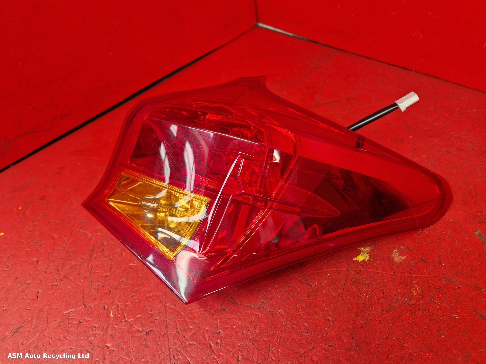 View Auto part R Taillight Toyota Auris 2015