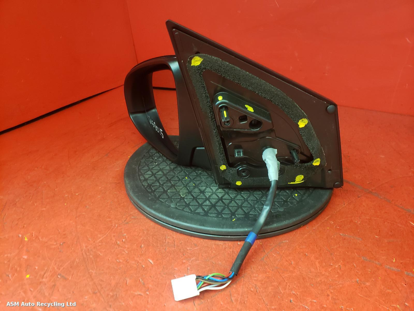 View Auto part L Door Mirror Toyota Auris 2015