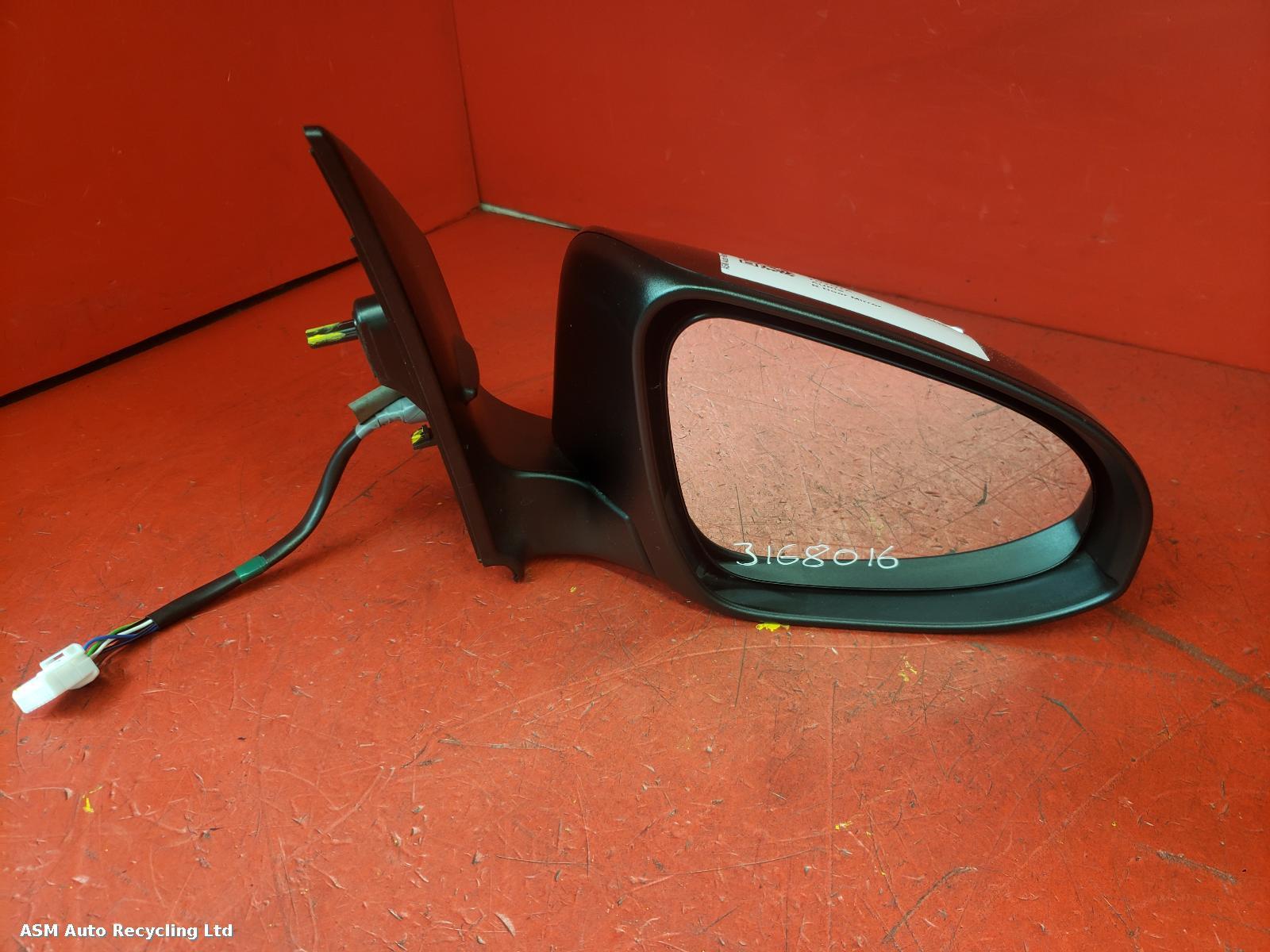 View Auto part R Door Mirror Toyota Auris 2015