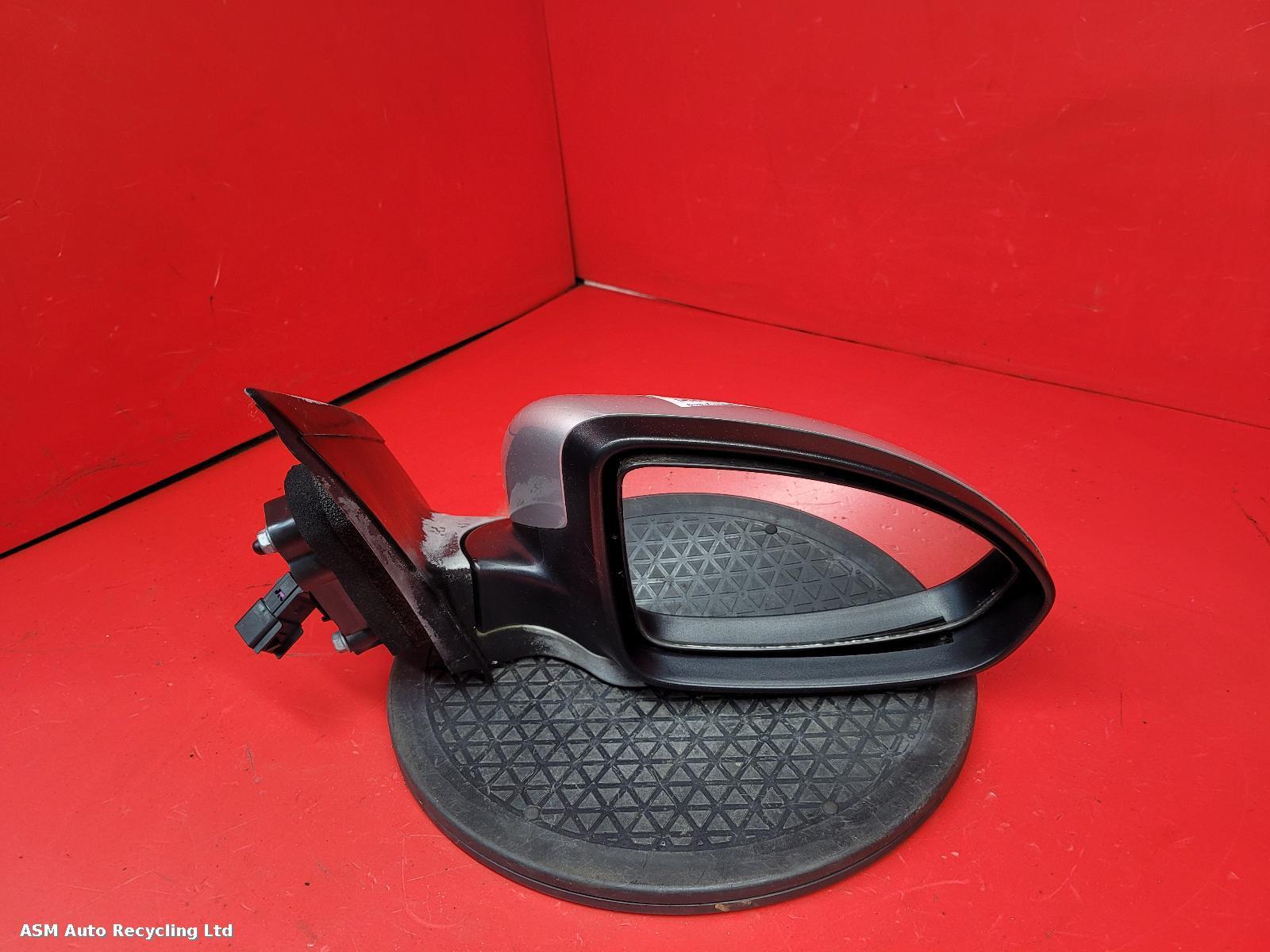 View Auto part R Door Mirror Chevrolet Cruze 2011