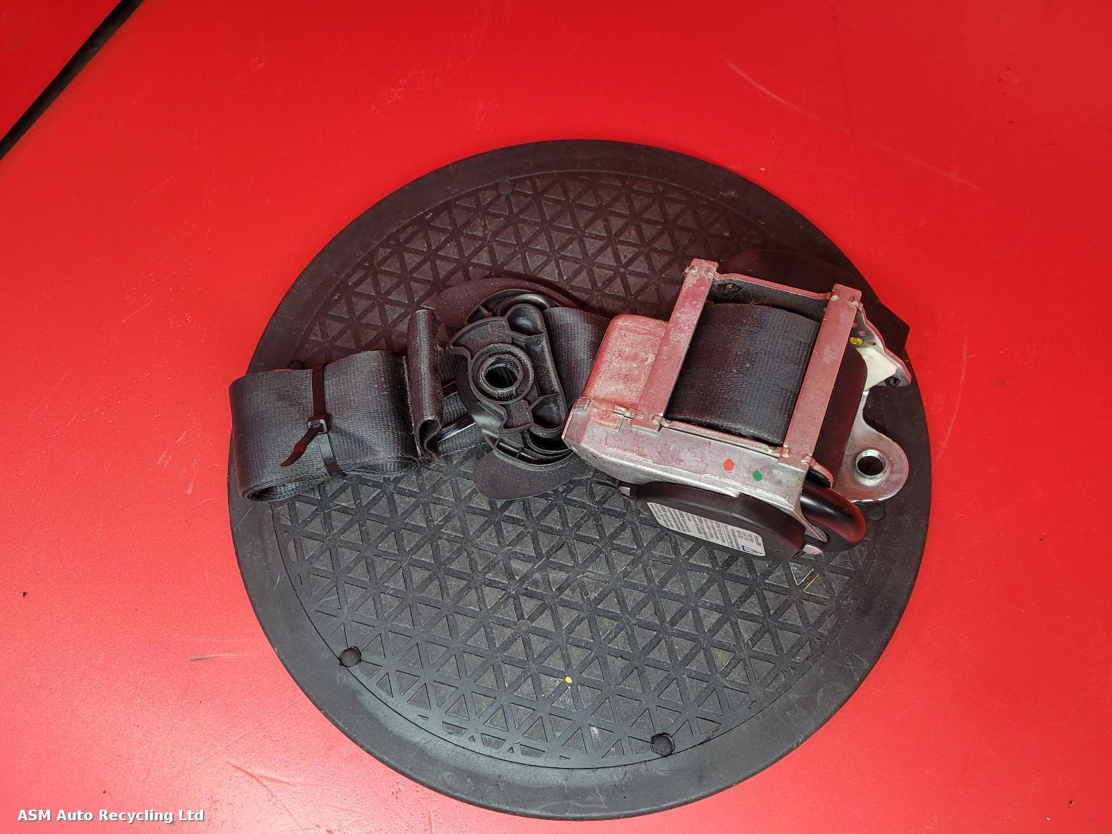 View Auto part Seat Belt Volkswagen Golf 2011