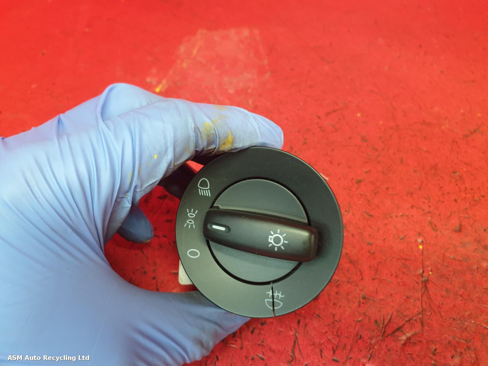 View Auto part Headlight Switch Volkswagen Golf 2011
