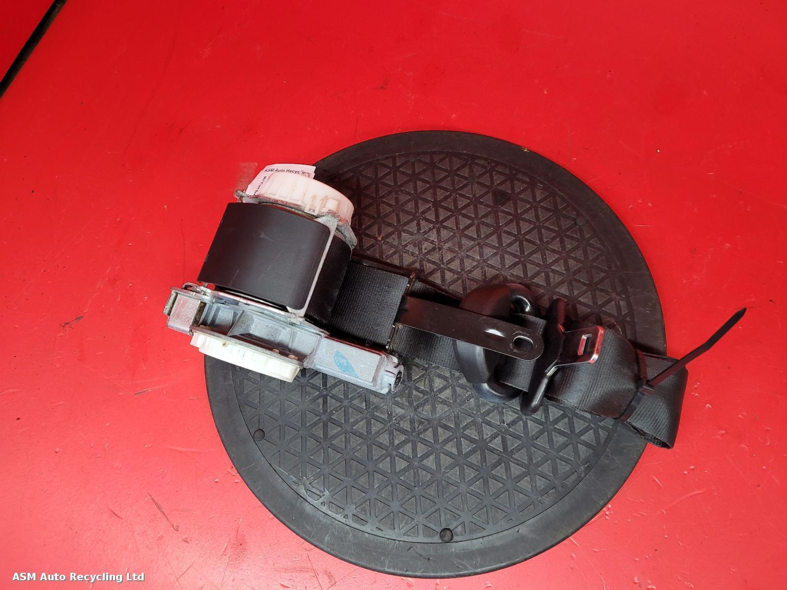View Auto part Seat Belt Ford Fiesta 2009