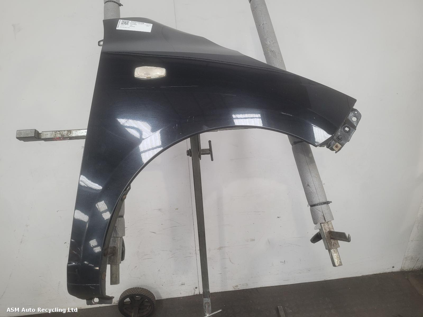 View Auto part R Wing Hyundai I10 2011