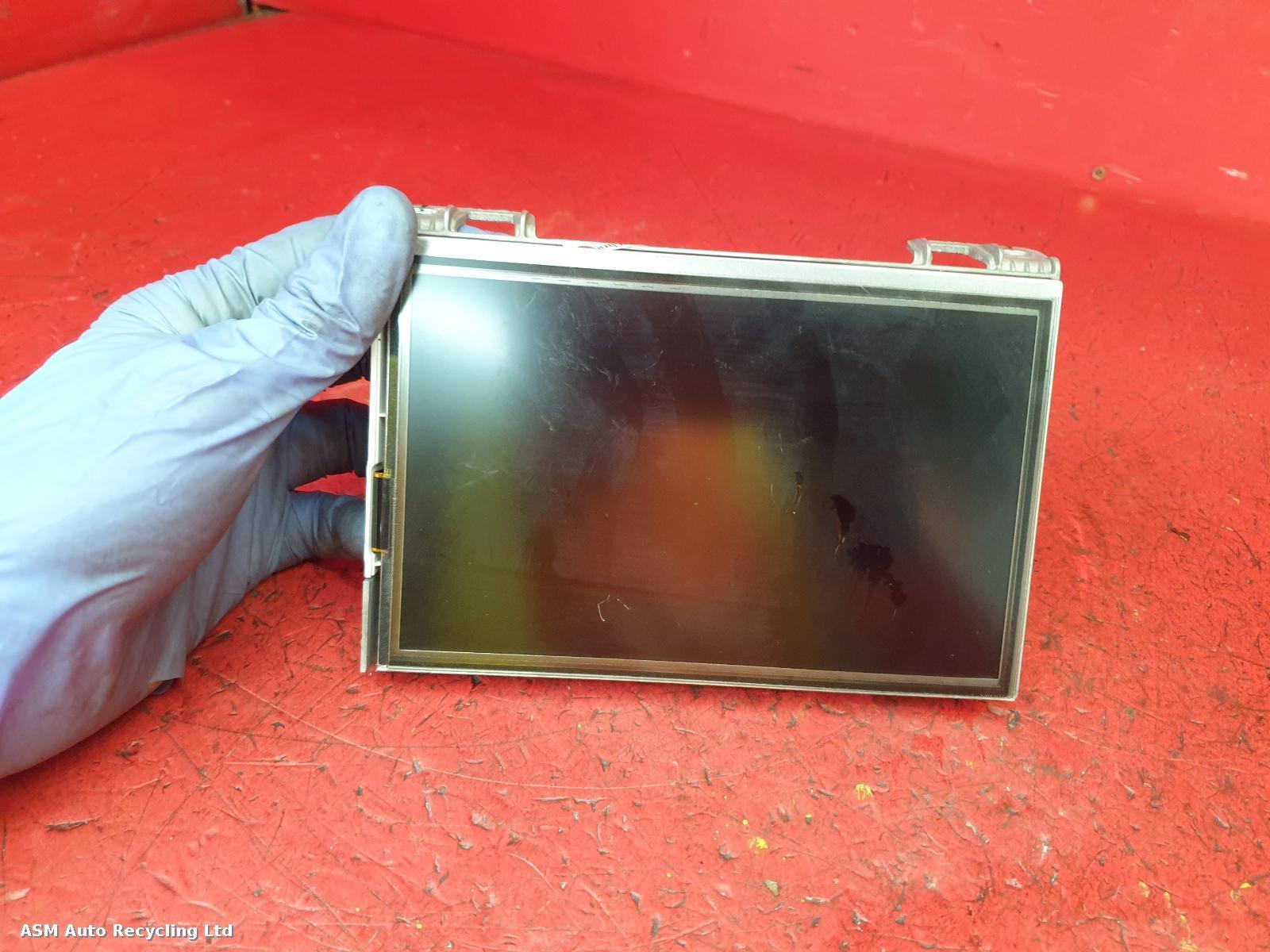 View Auto part Radio Display Peugeot 208 2019