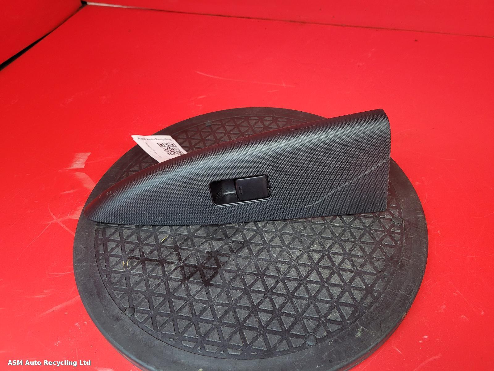 View Auto part Elect. Window Switch Nissan Note 2009