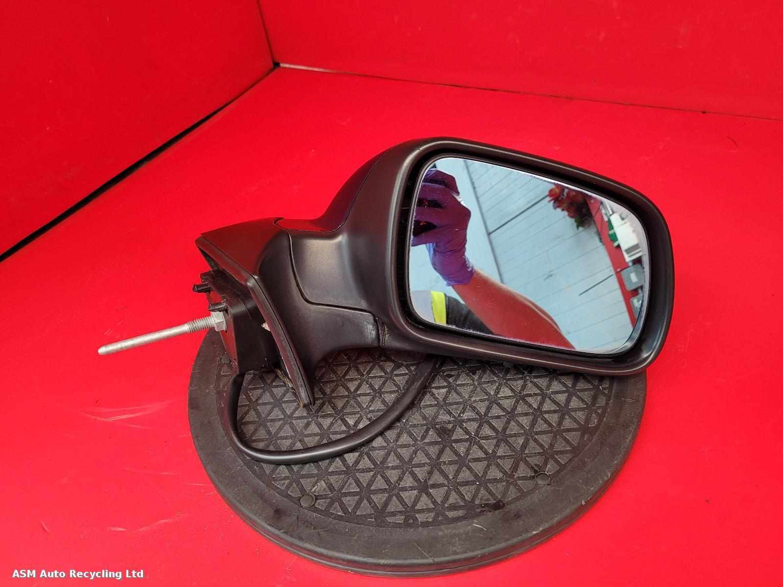 View Auto part R Door Mirror Peugeot 407 2006