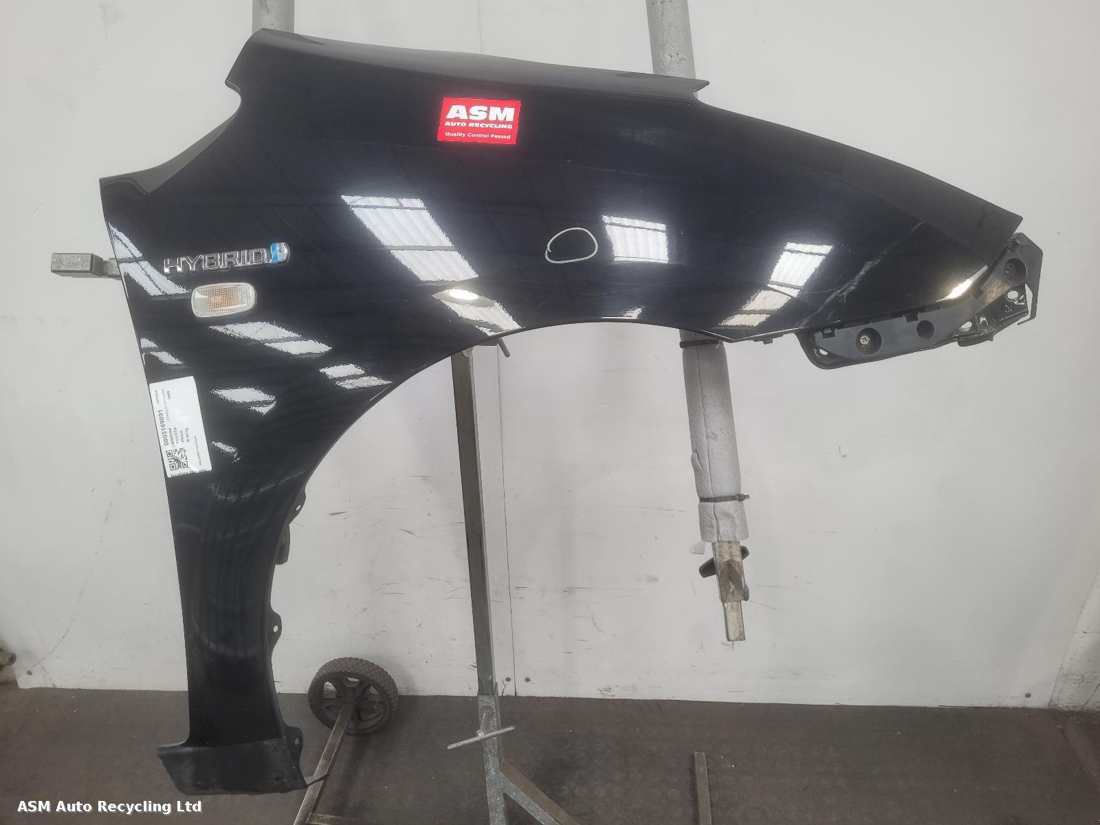 View Auto part R Wing Toyota Prius 2006