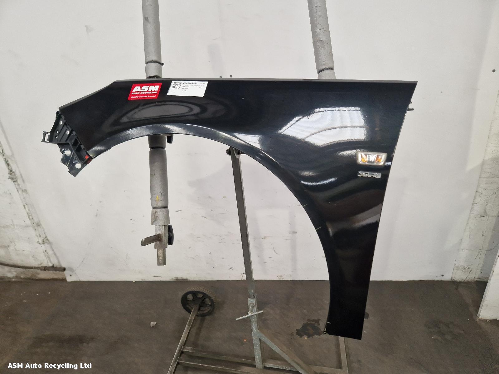 View Auto part L Wing Vauxhall Insignia 2011