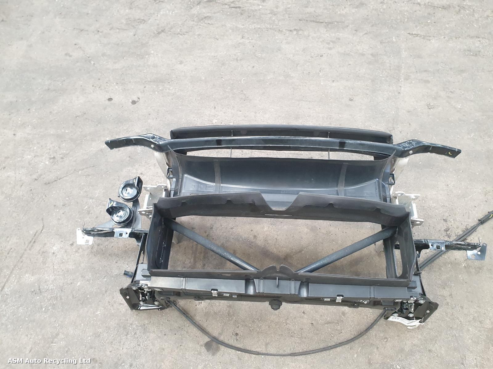 View Auto part Front Panel Bmw 1 Series 2019