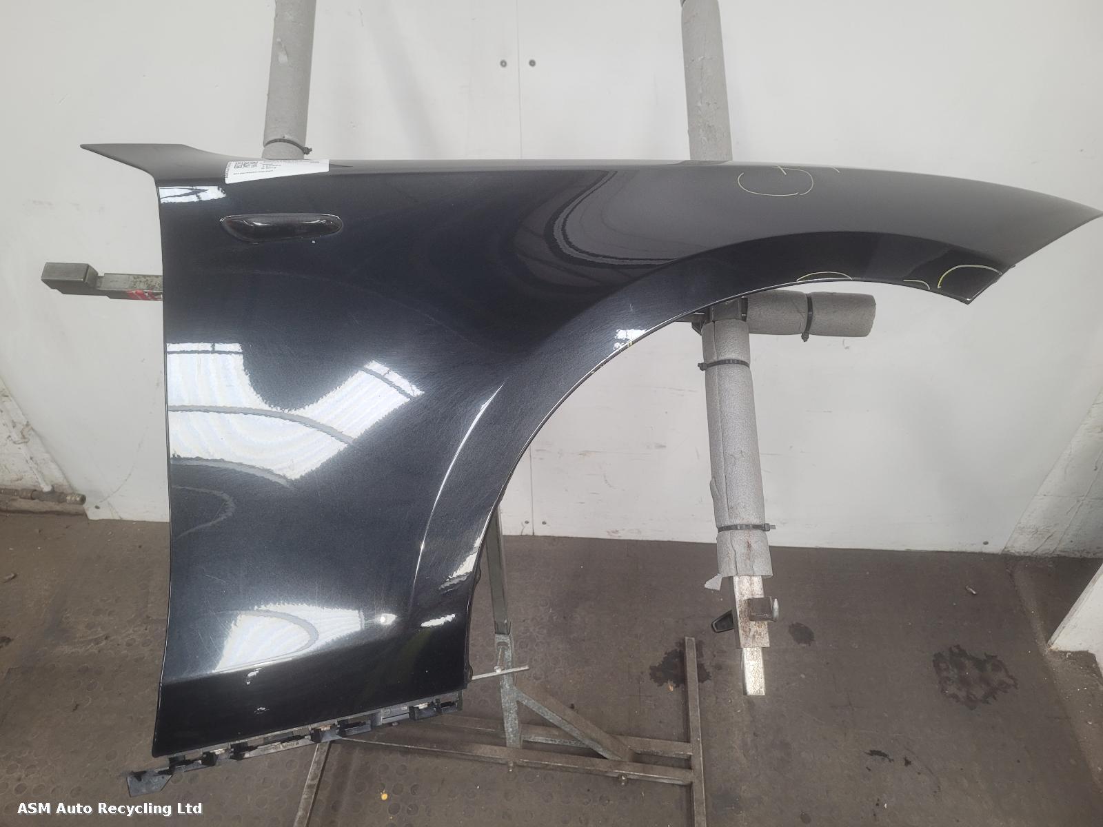 View Auto part R Wing Bmw 1 Series 2008