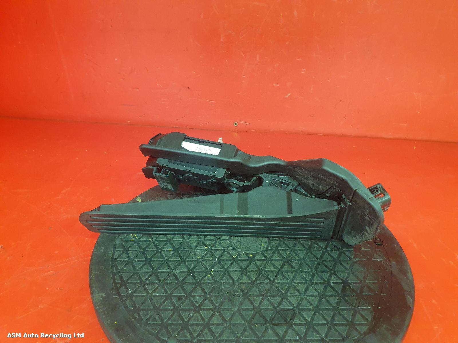 View Auto part Pedal Potentiometer Volkswagen Passat 2009