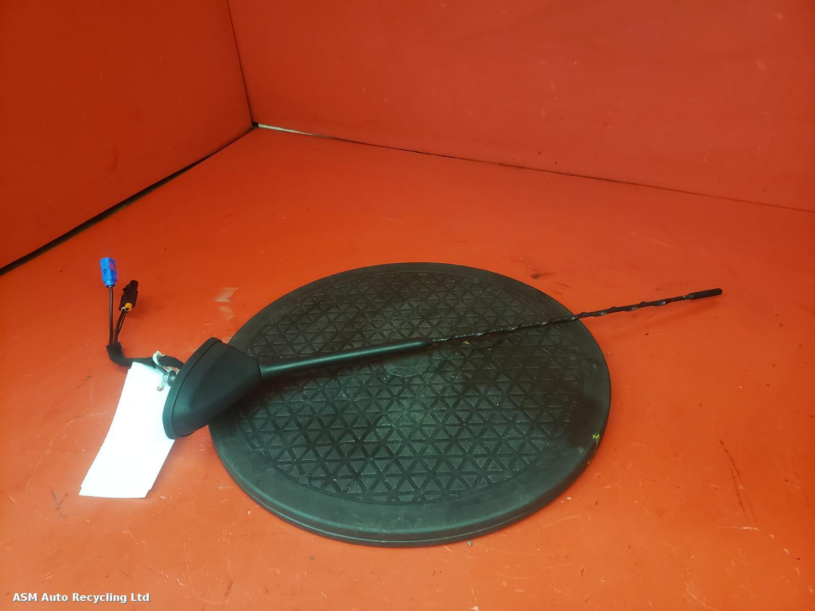 View Auto part Antenna Ford Focus 2013
