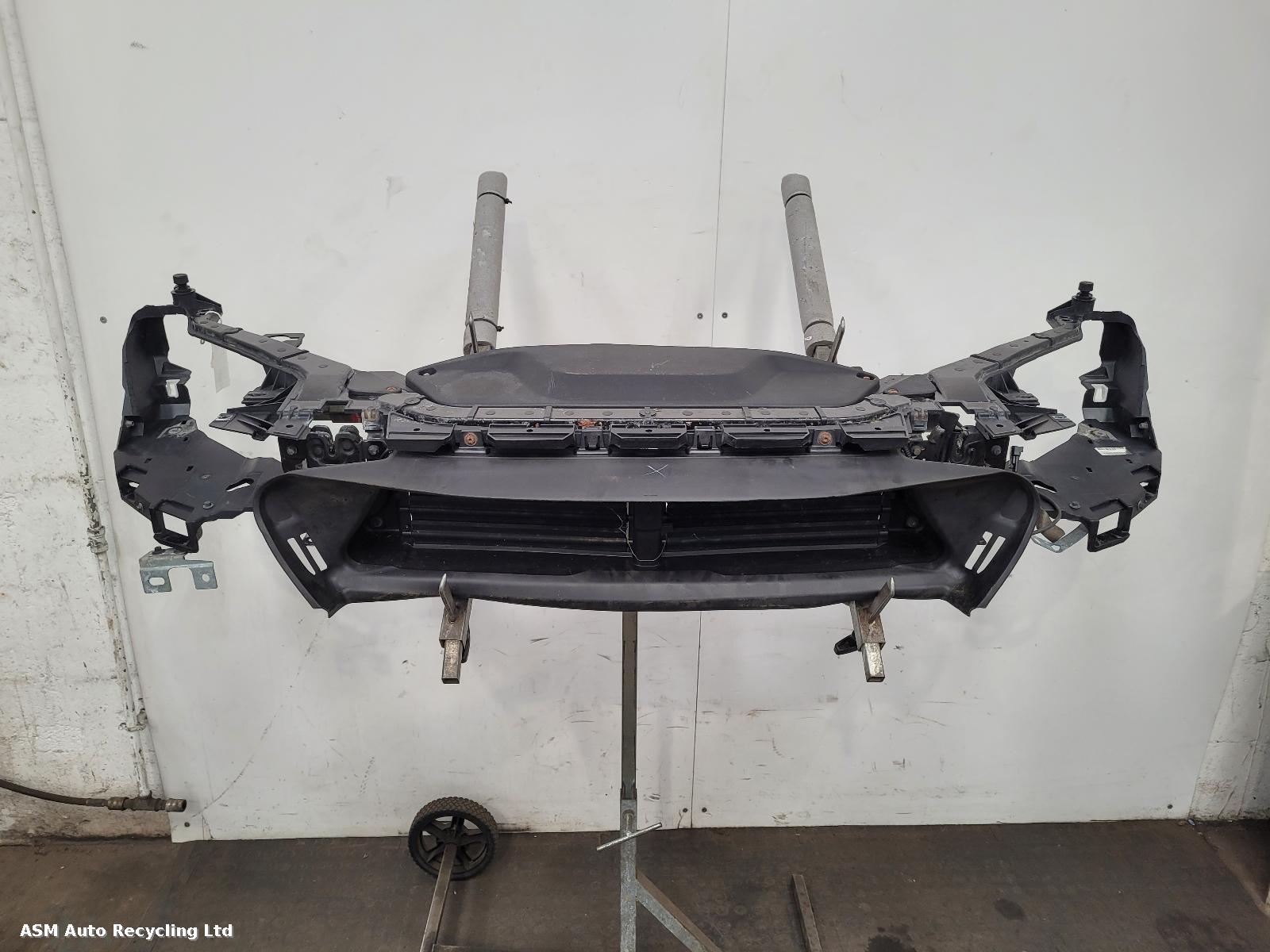 View Auto part Front Panel Volvo V40 2015