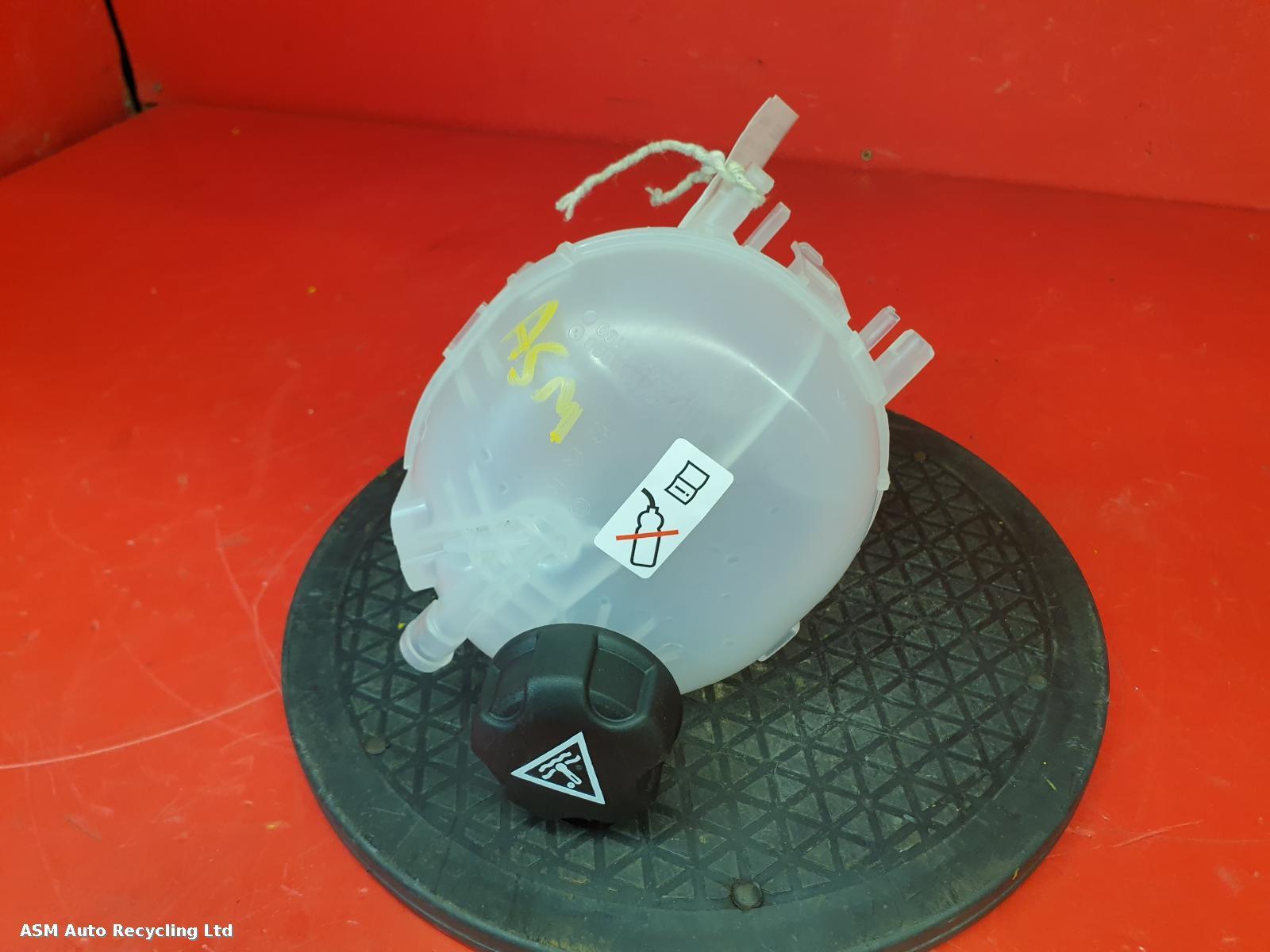 View Auto part Overflow Bottle Citroen C4 2022