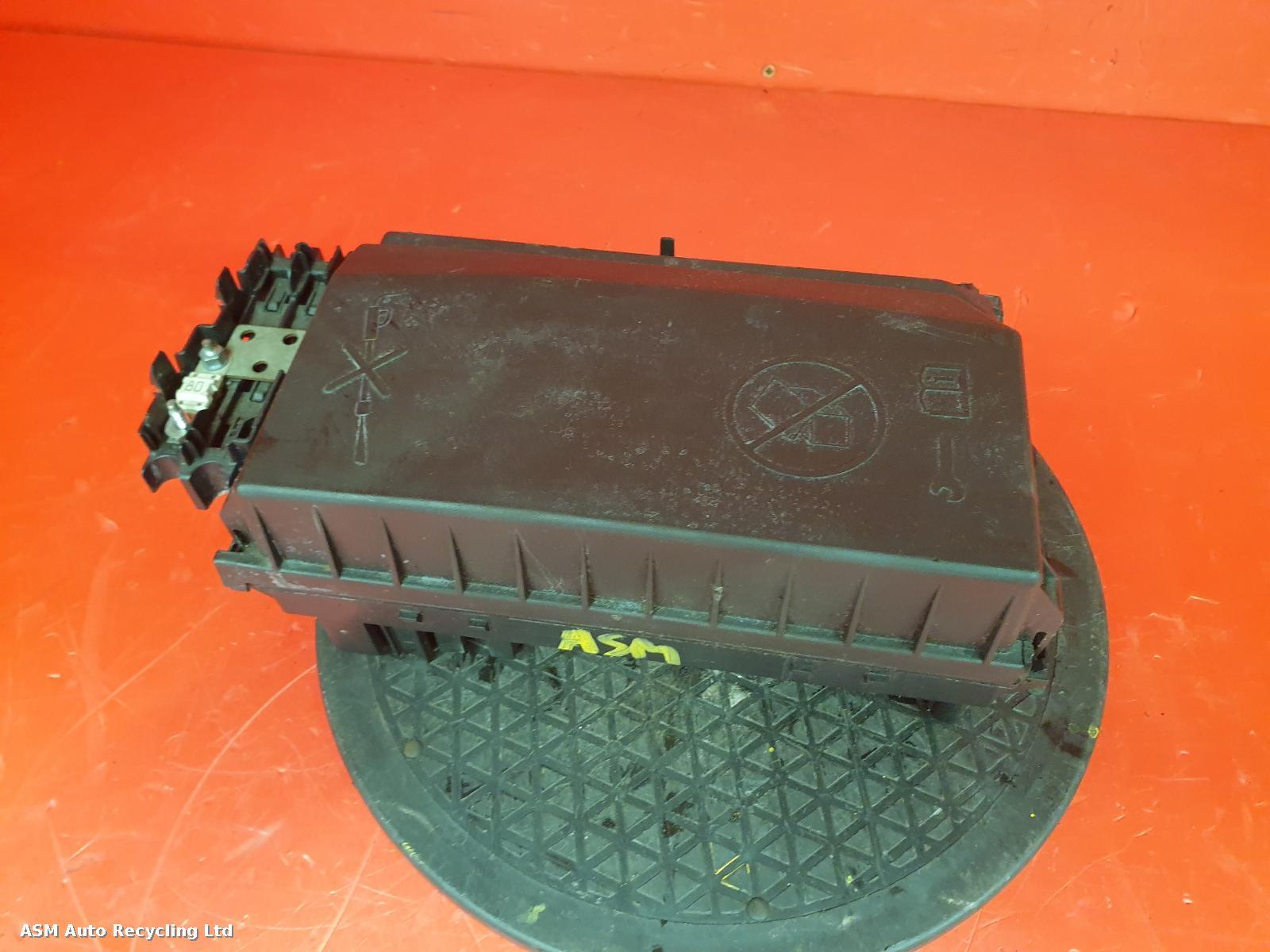 View Auto part Fuse Box Vauxhall Astra 2010