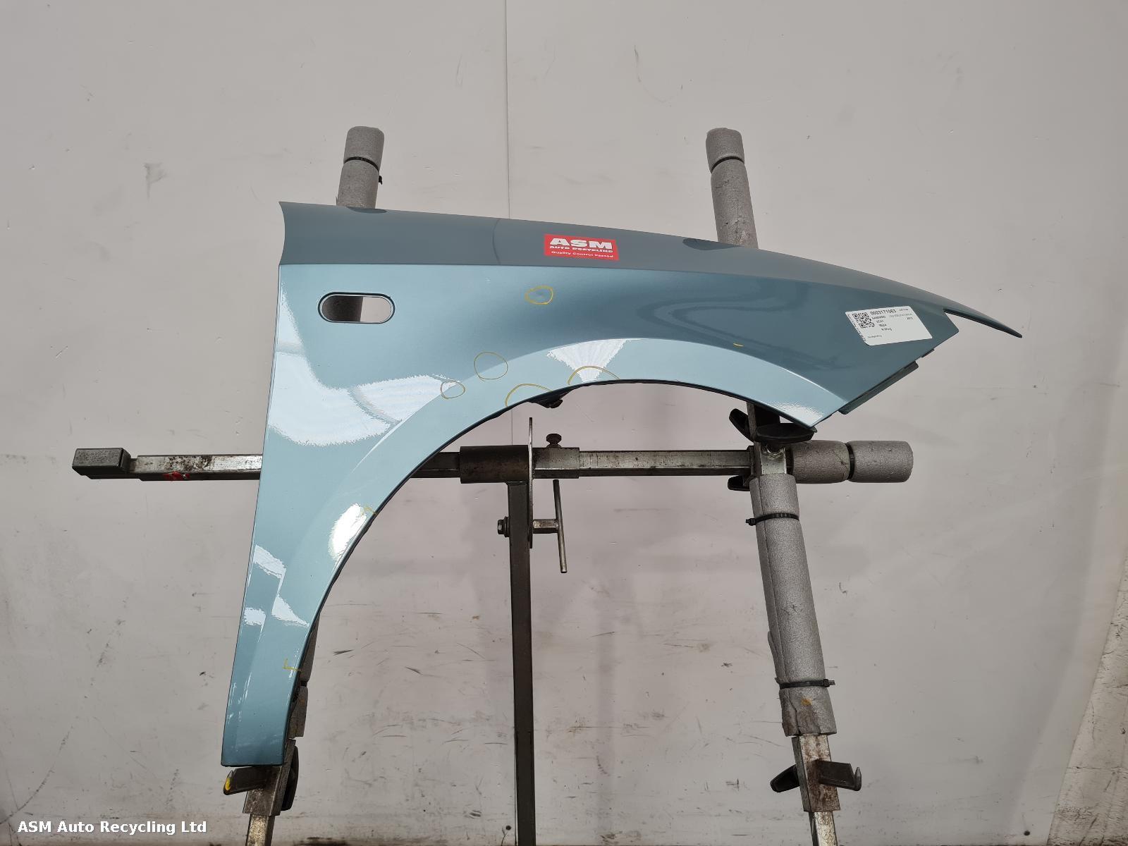View Auto part R Wing Seat Ibiza 2010