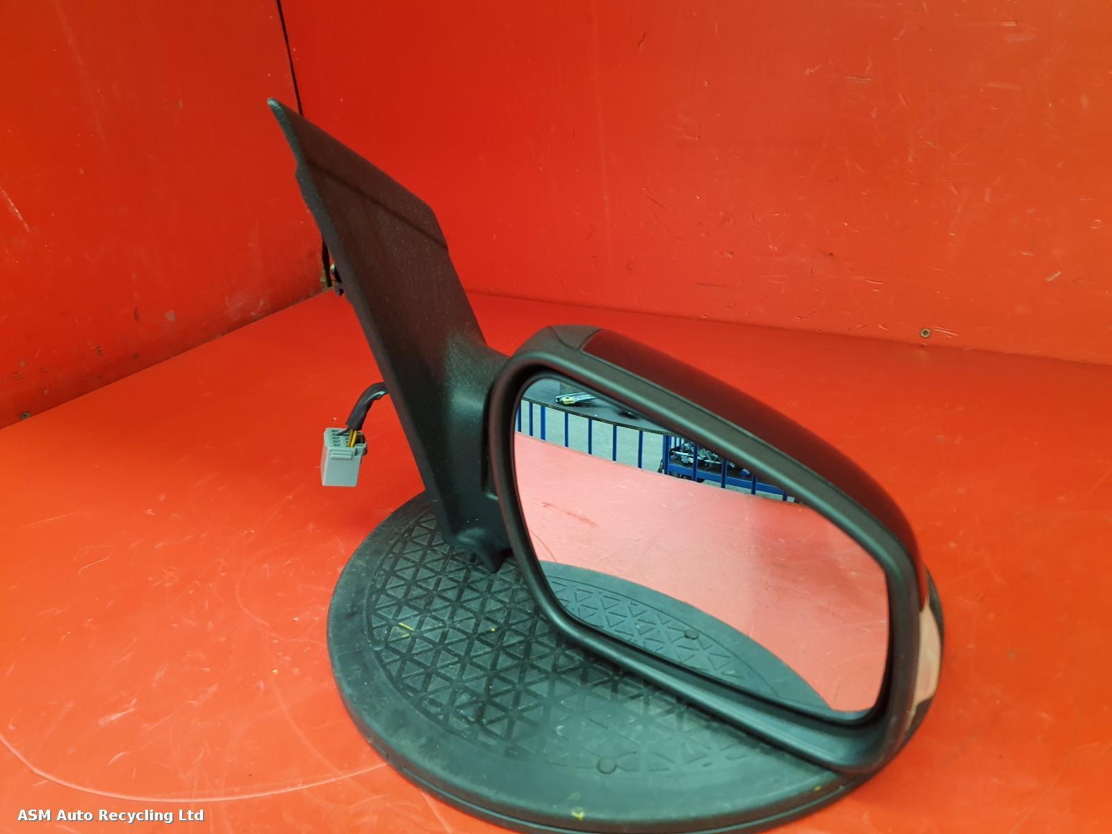 View Auto part R Door Mirror Ford Focus 2007