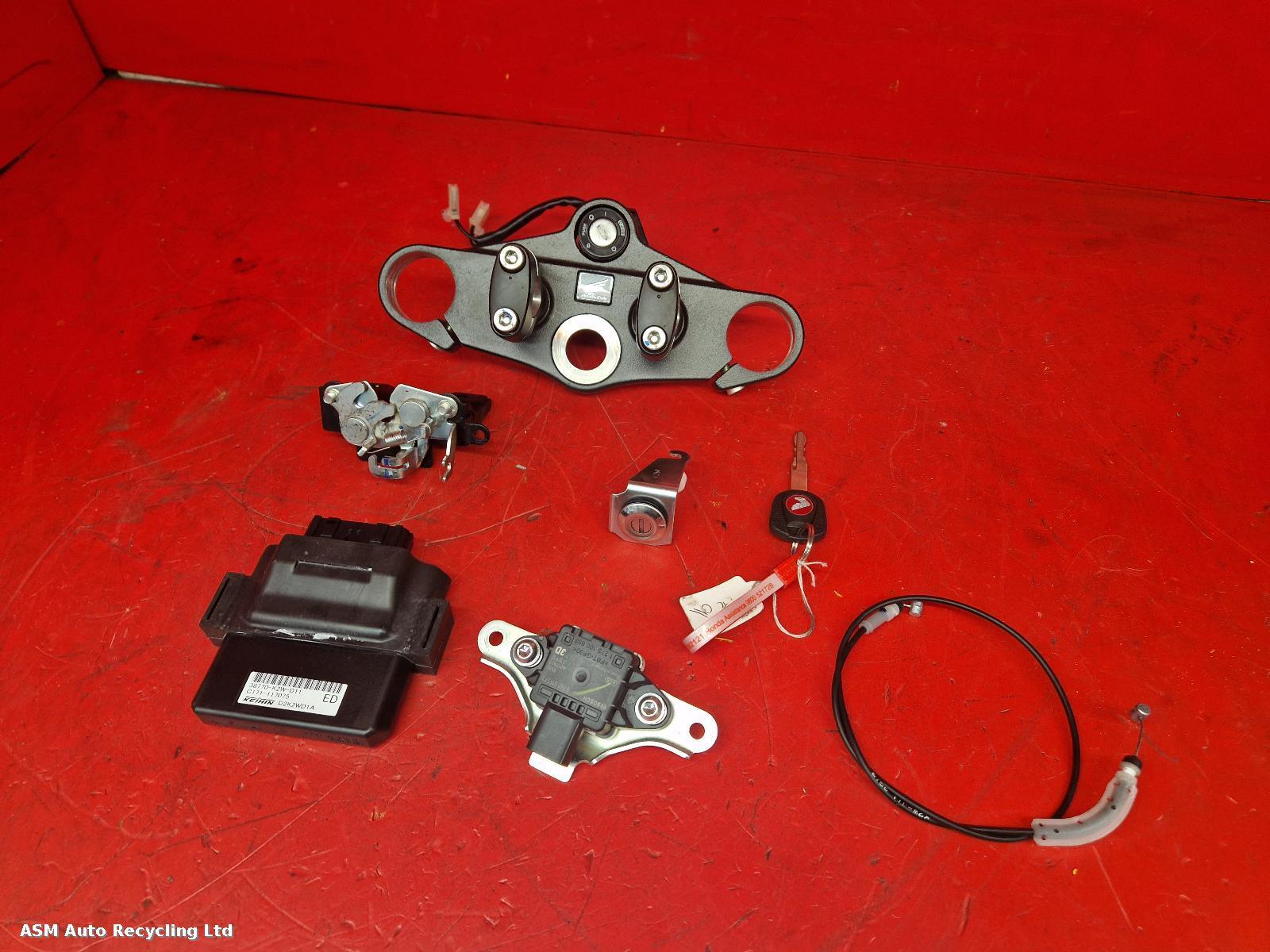 View Auto part Comp.Lock Set + Keys Honda St 125 2025