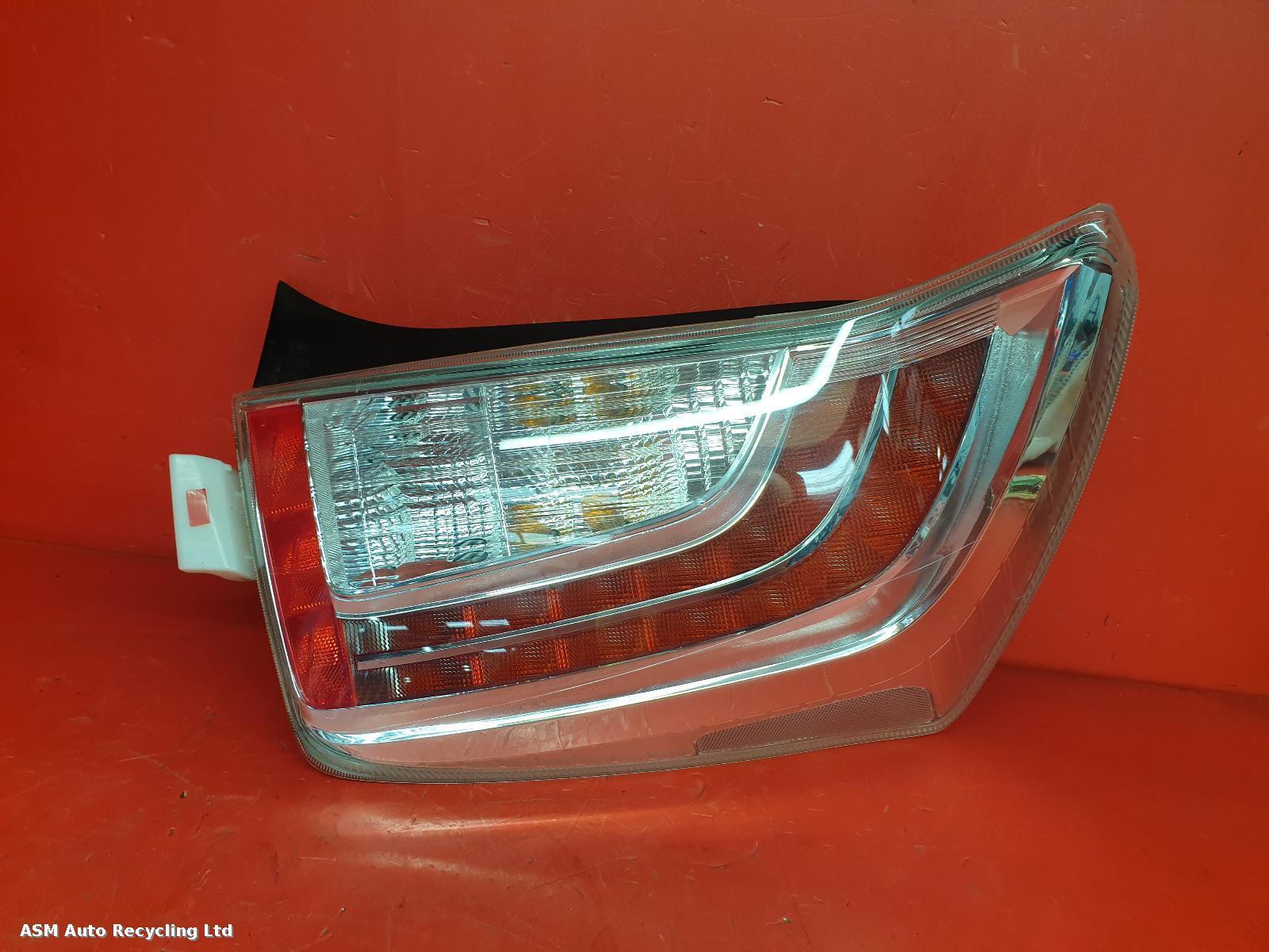 View Auto part R Taillight Toyota Prius 2013