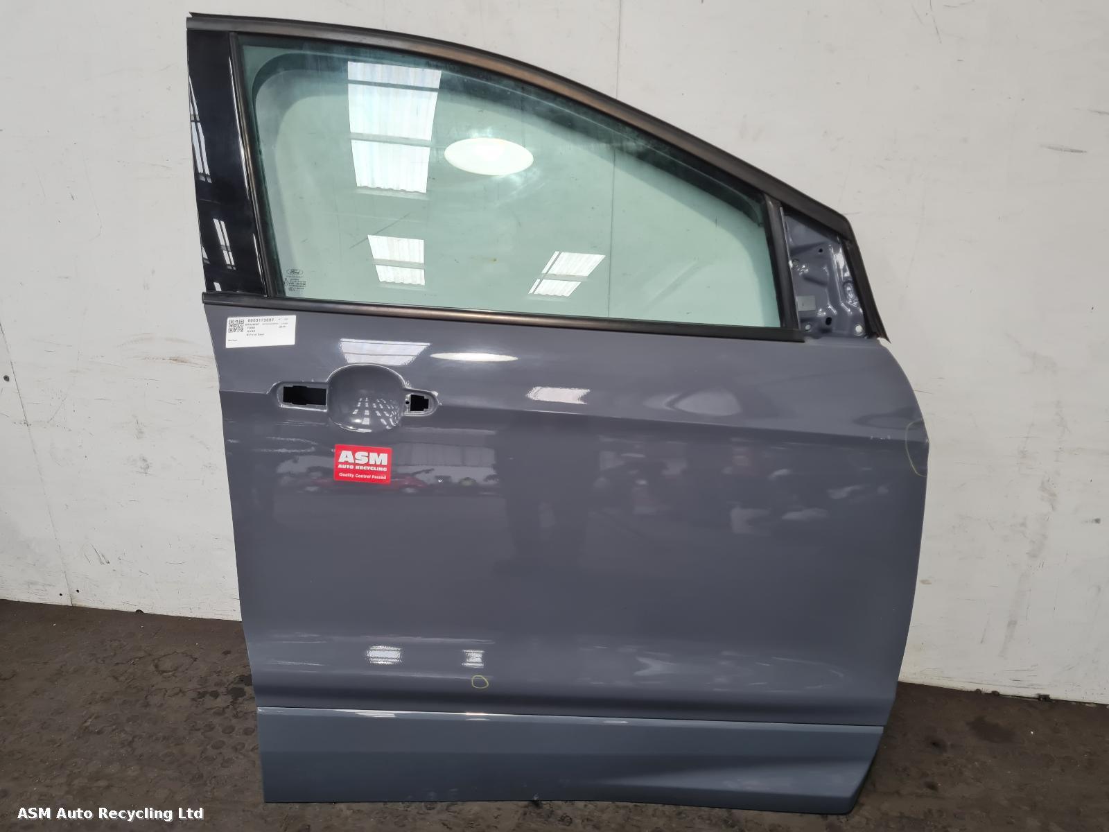 View Auto part R Front Door Ford Kuga 2019