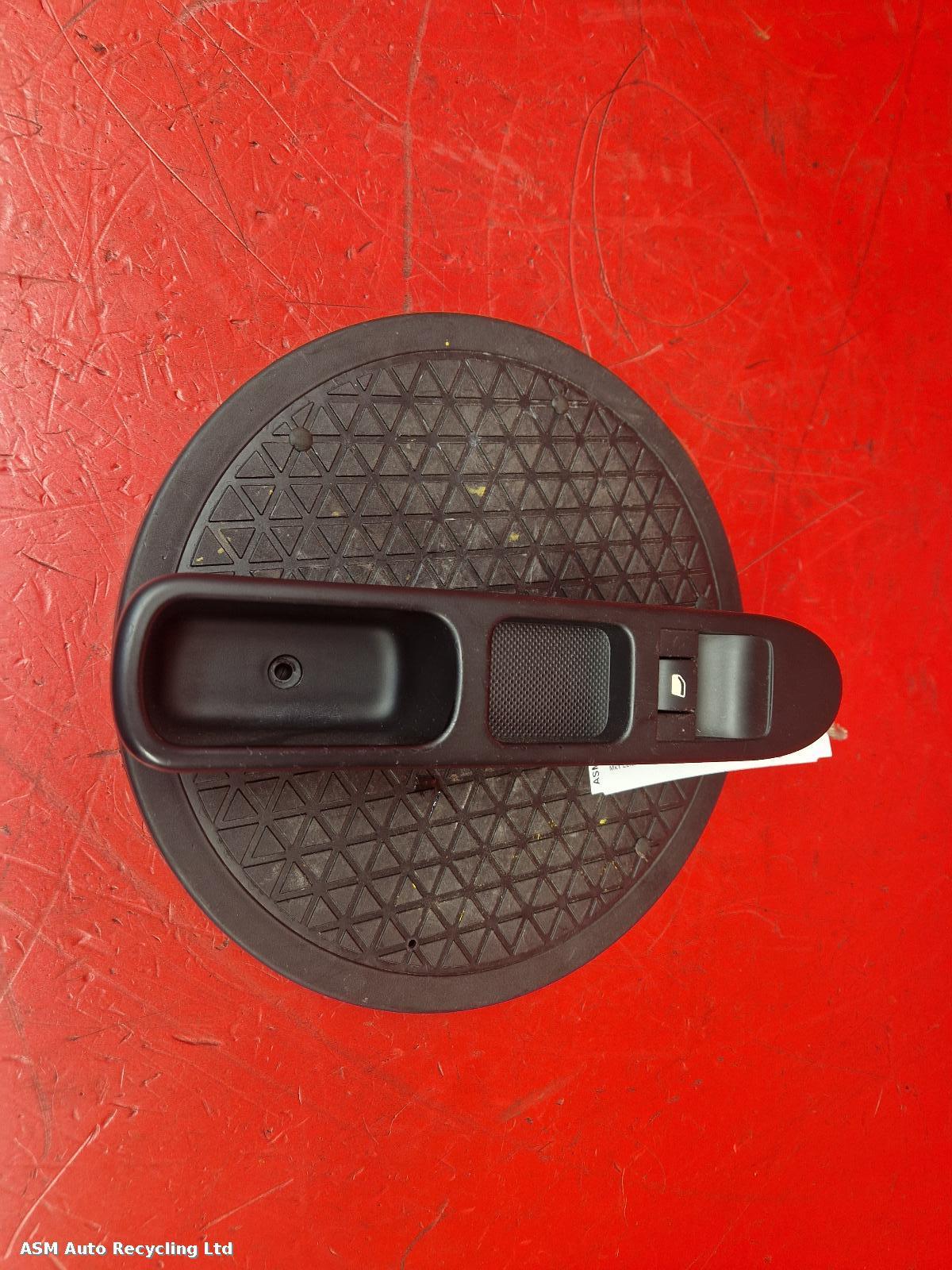 View Auto part Elect. Window Switch Peugeot 207 2013