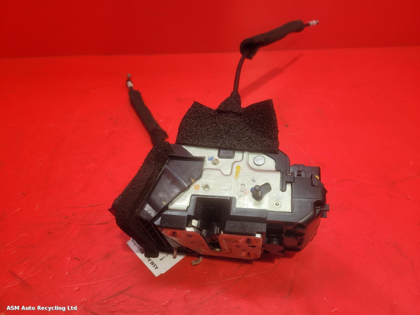 View Auto part Door Lock Assembly Nissan Juke 2013