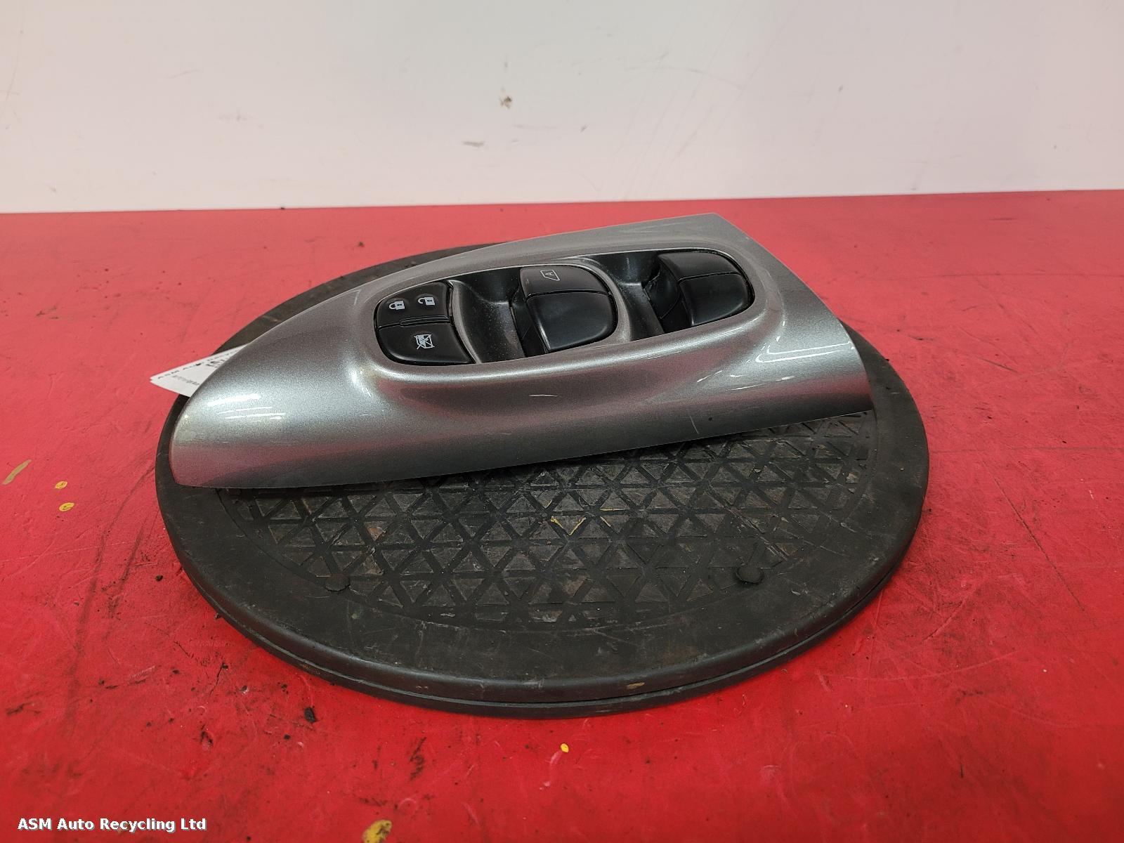 View Auto part Elect. Window Switch Nissan Juke 2013
