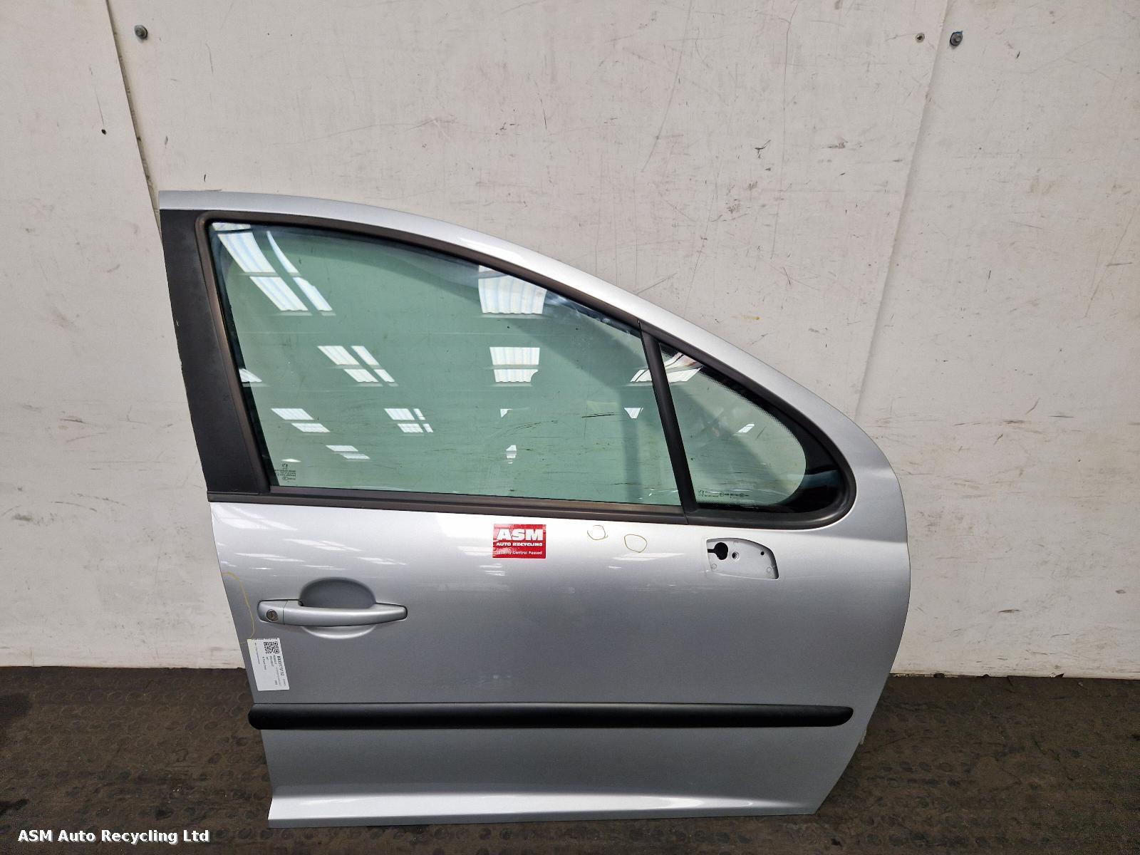 View Auto part R Front Door Peugeot 207 2009