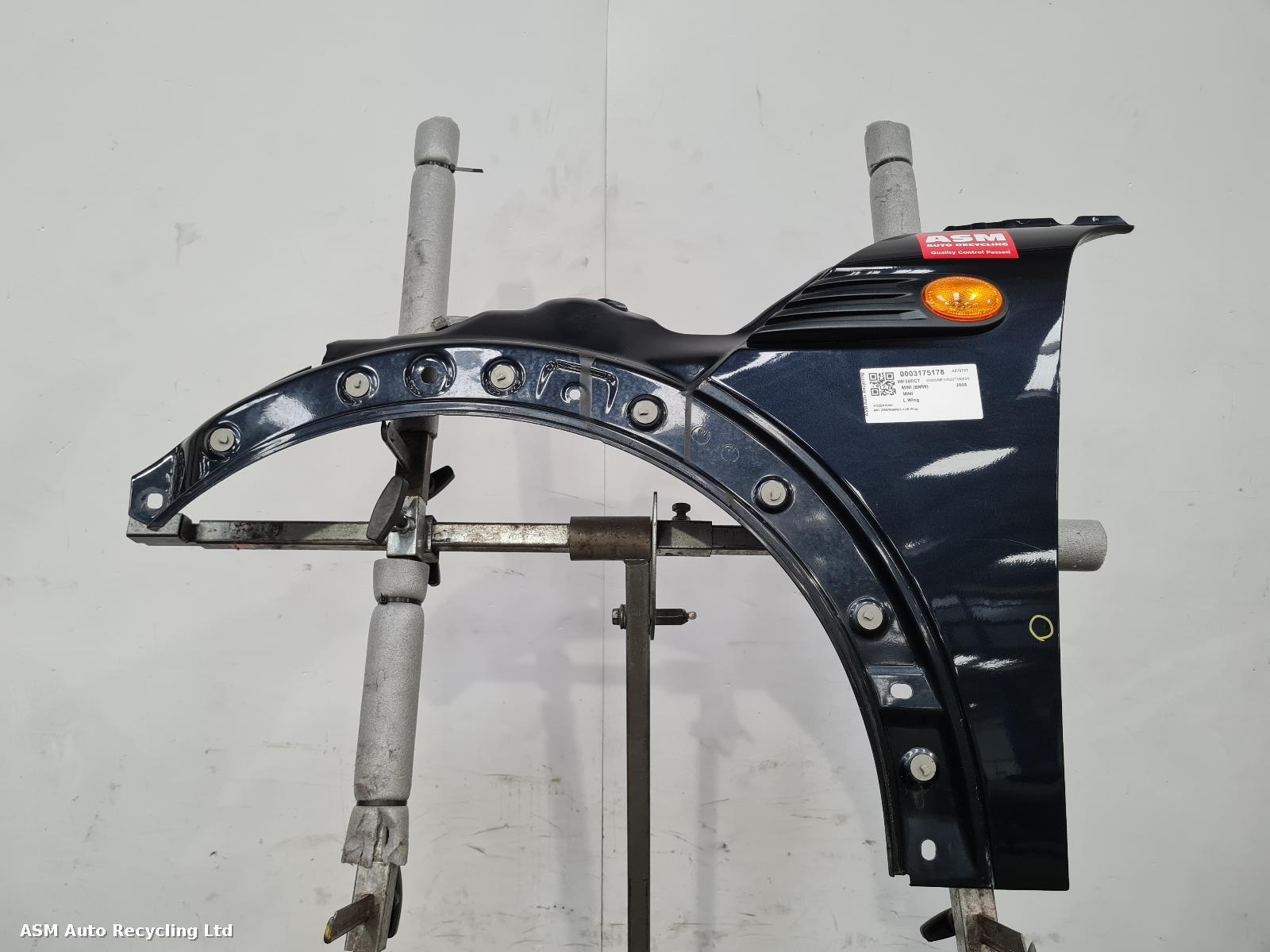 View Auto part L Wing Mini (bmw) Mini 2008