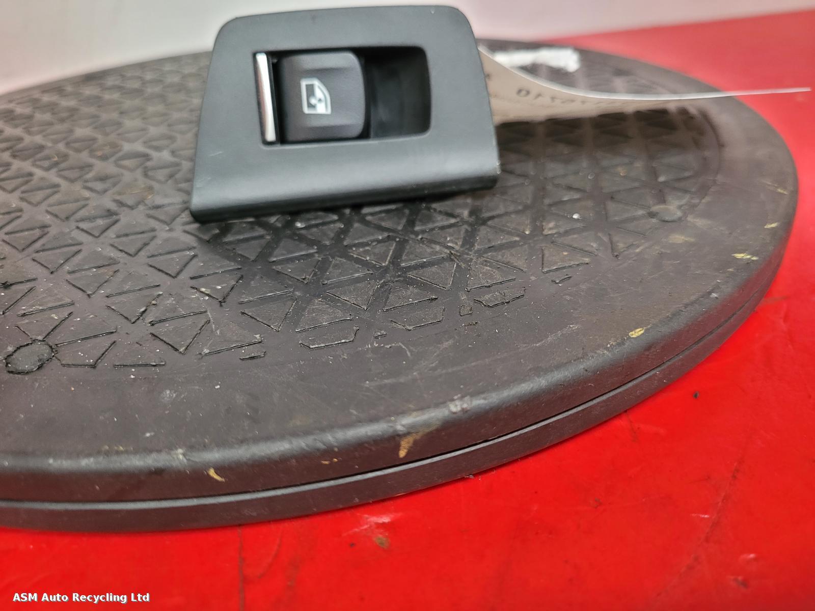 View Auto part Elect. Window Switch Bmw 5 Series 2017