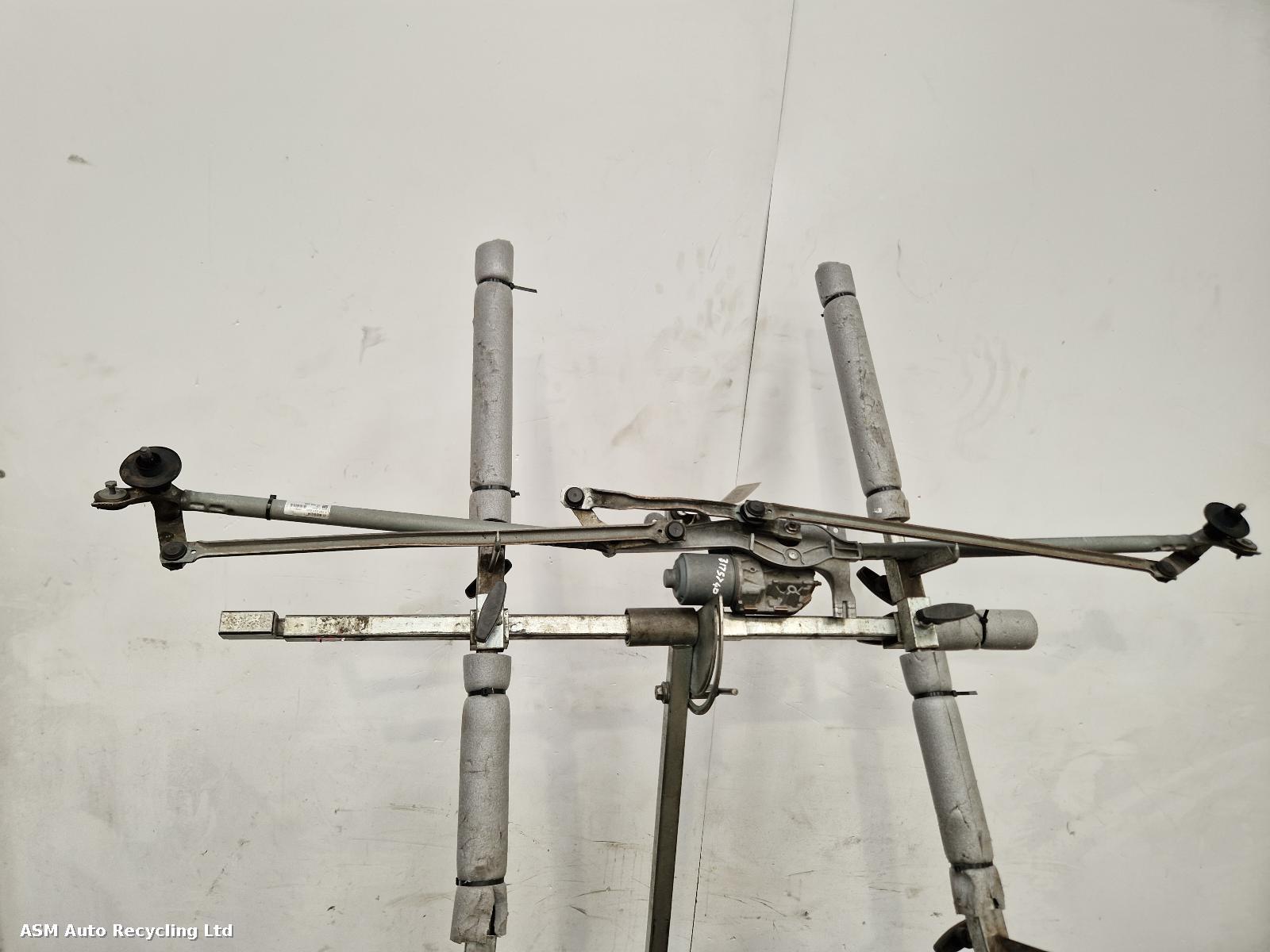 View Auto part Wiper Motor Front Vauxhall Astra 2011