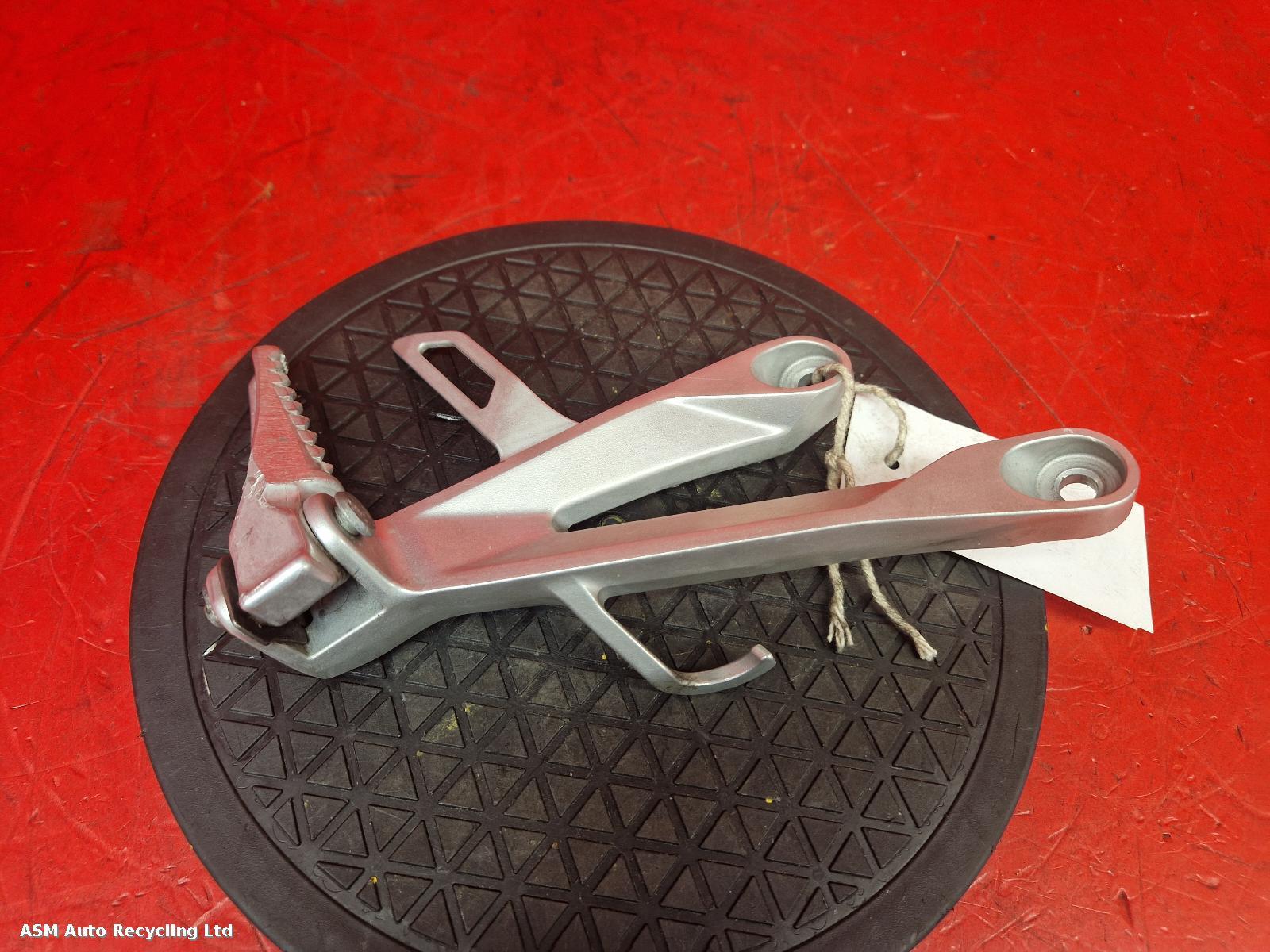 View Auto part Right Footrest Honda Cbr 600 R3-r 2024