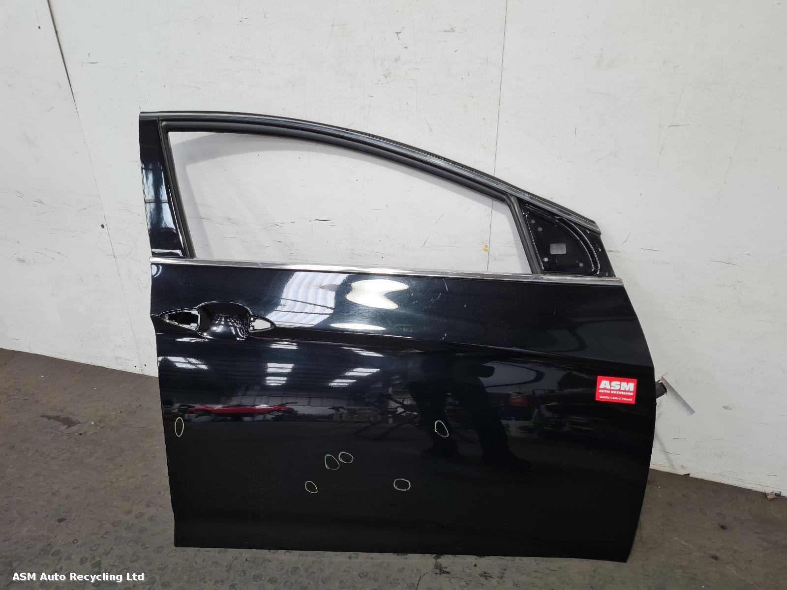 View Auto part R Front Door Hyundai I40 2016