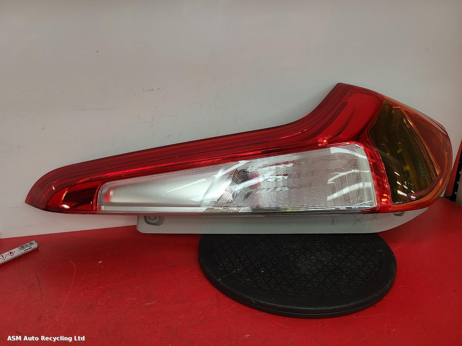 View Auto part R Taillight Mg Mg3 2015