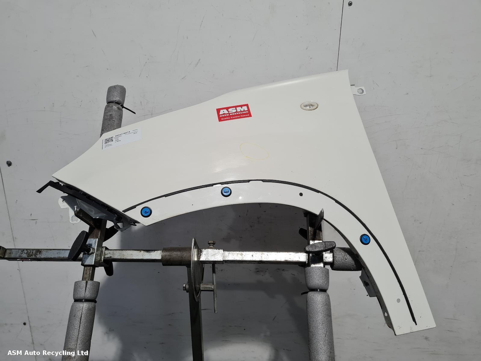 View Auto part L Wing Fiat 500l 2014