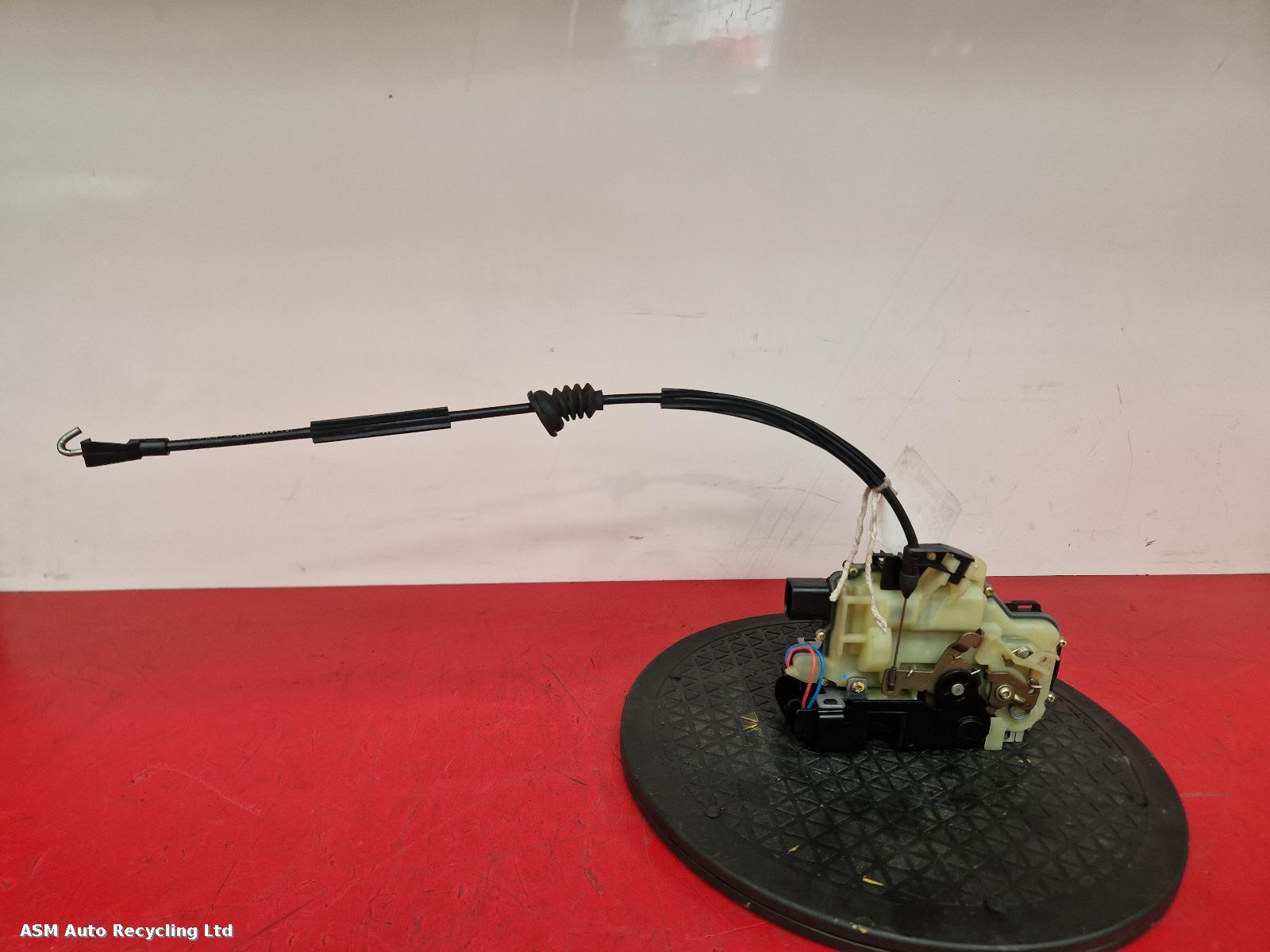 View Auto part Door Lock Assembly Volkswagen Golf 2001