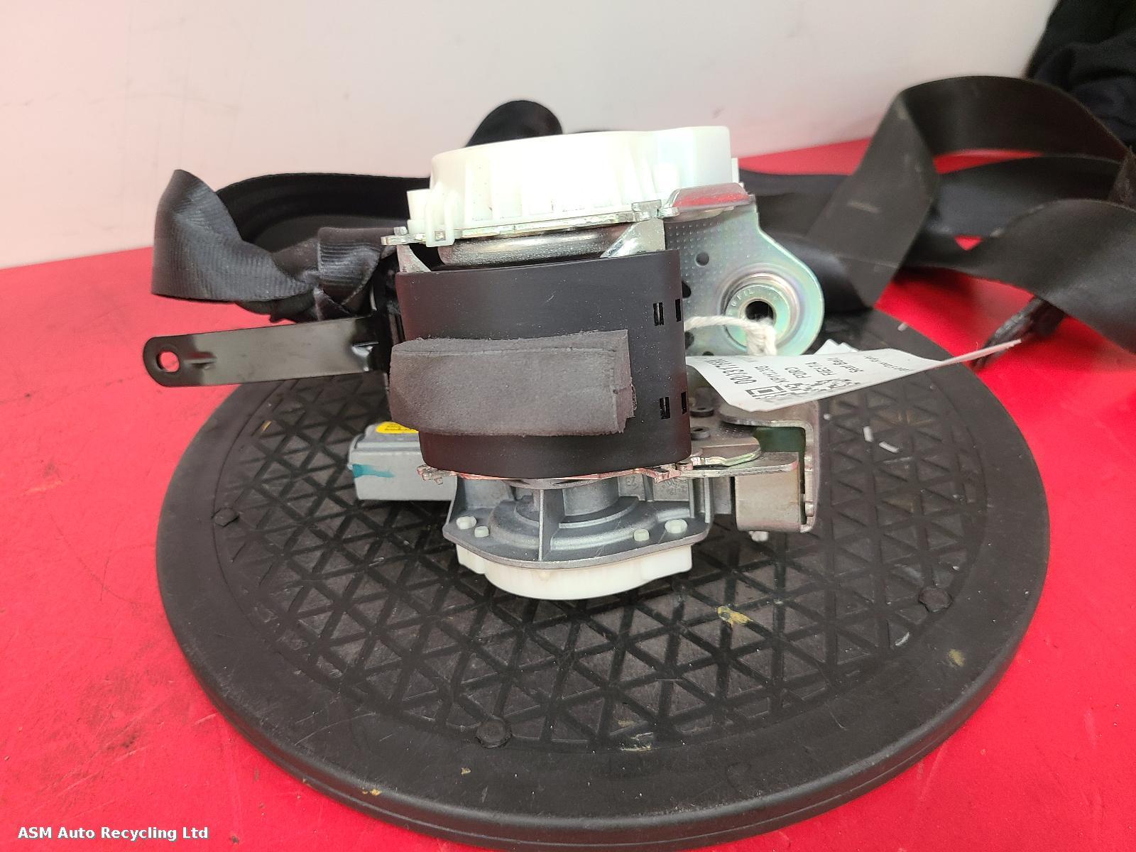 View Auto part Seat Belt Ford Fiesta 2011