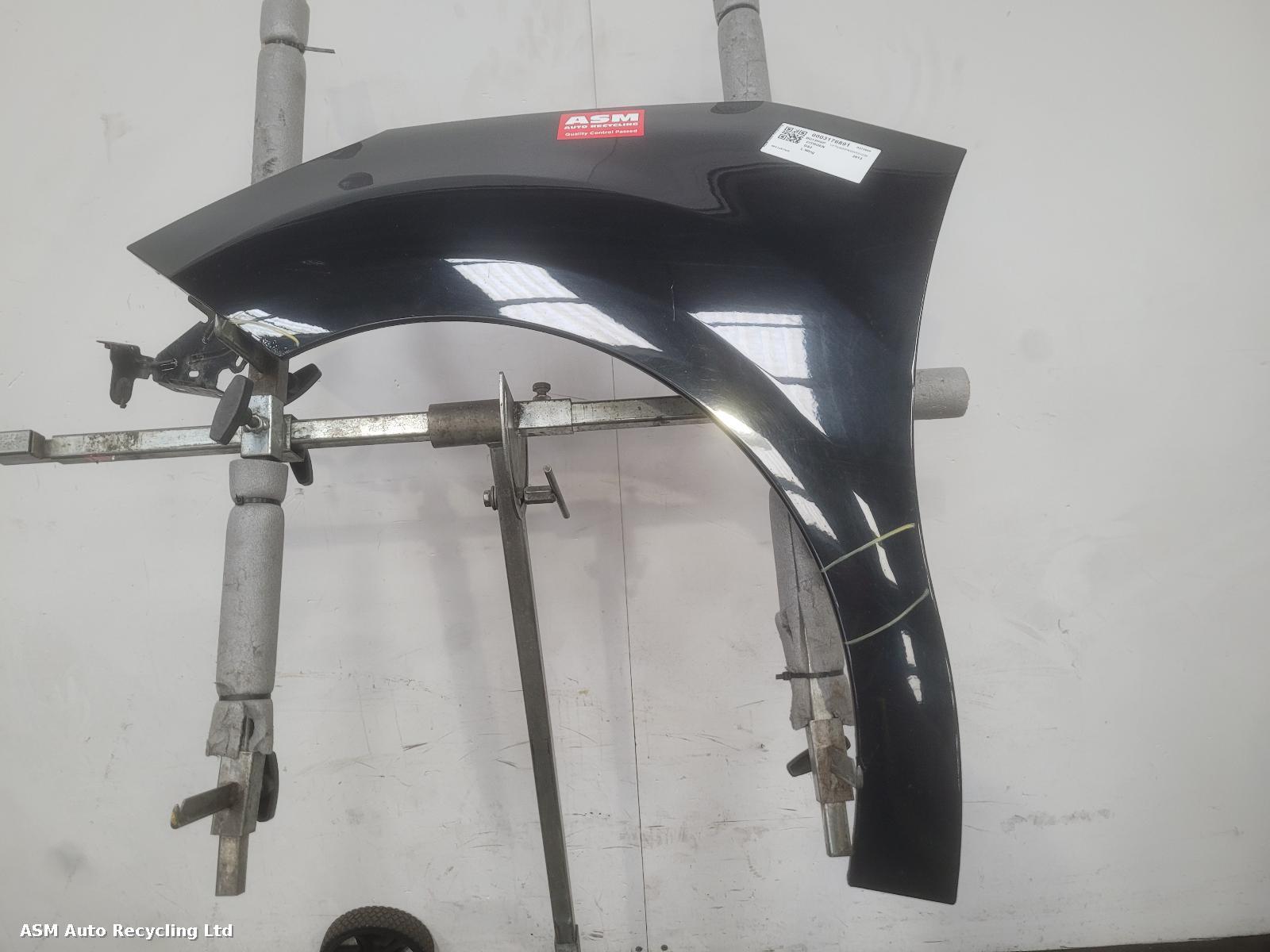 View Auto part L Wing Citroen Ds3 2013