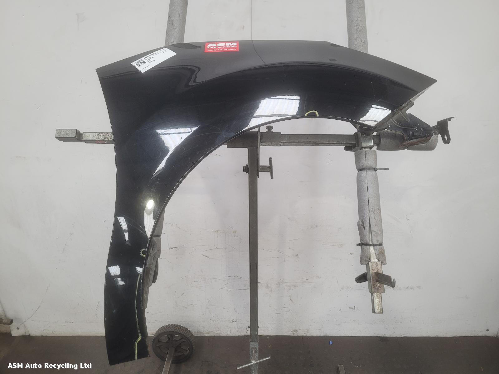 View Auto part R Wing Citroen Ds3 2013